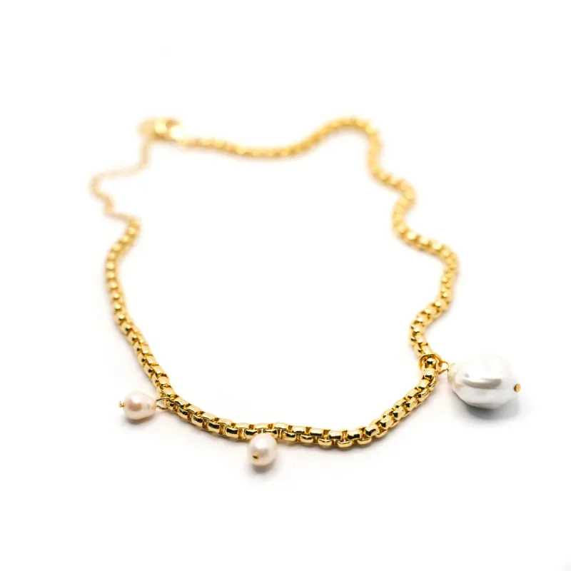 Dreamy Box Chain and Pearls Necklace sold by The Sis Kiss
