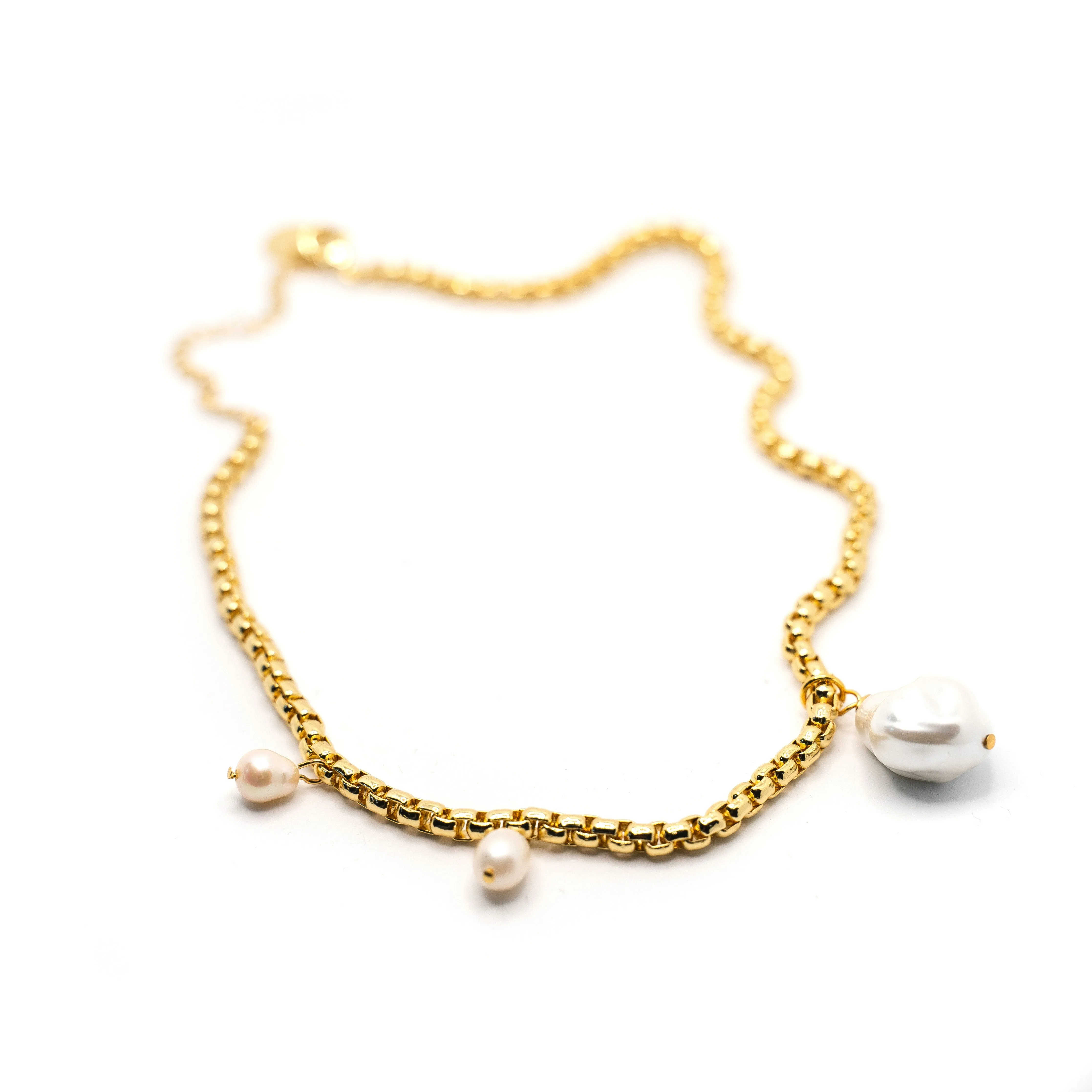 Dreamy Box Chain and Pearls Necklace sold by The Sis Kiss