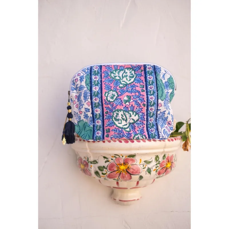 Clamshell Bag Vertical made by Alicia Bell