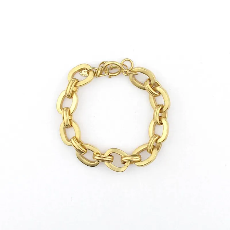 De Rigueur Bracelet made by Alicia Bell