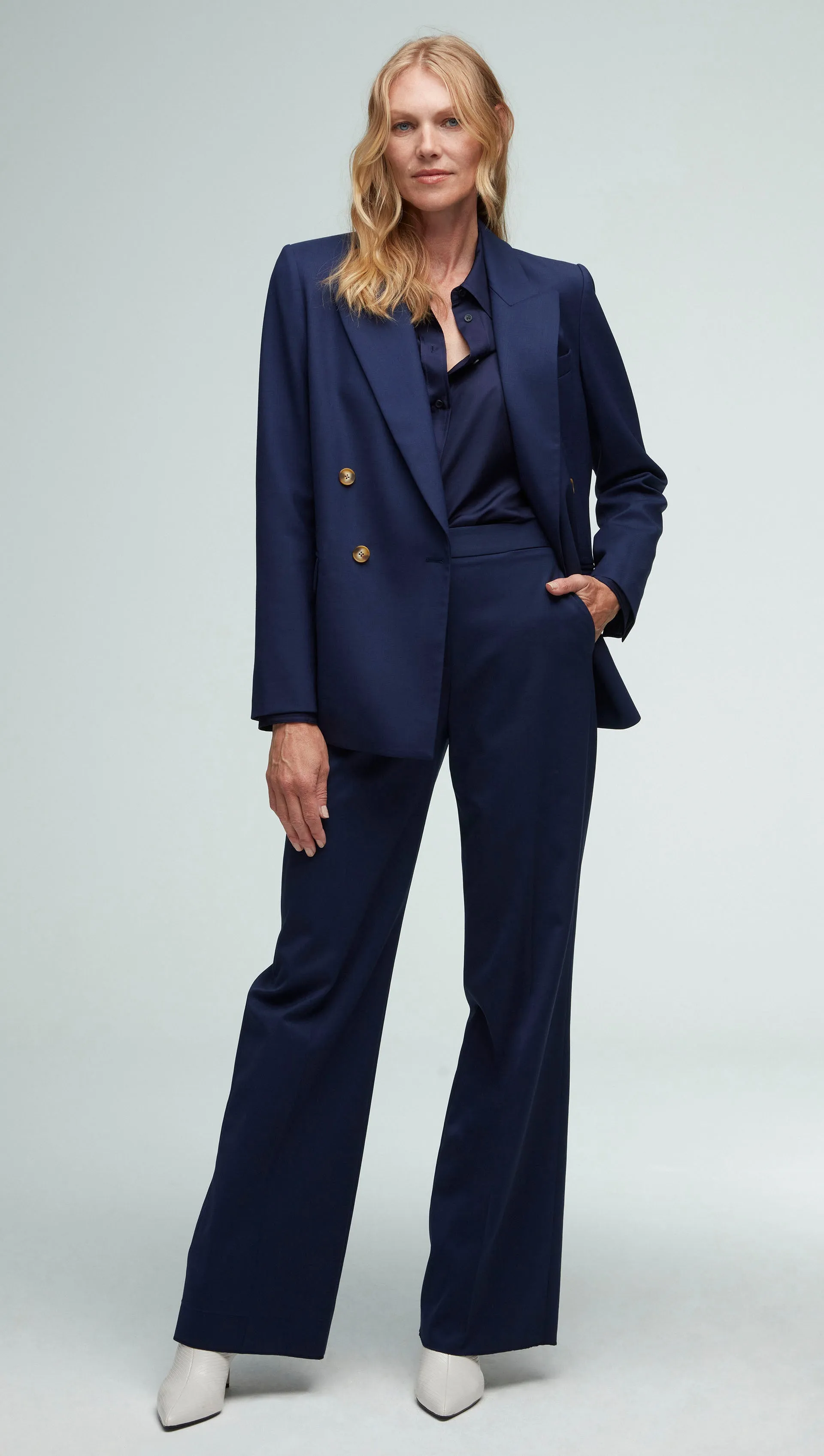 Peak Lapel Blazer in Seasonless Wool | Navy sold by Argent product image thumbnail 4