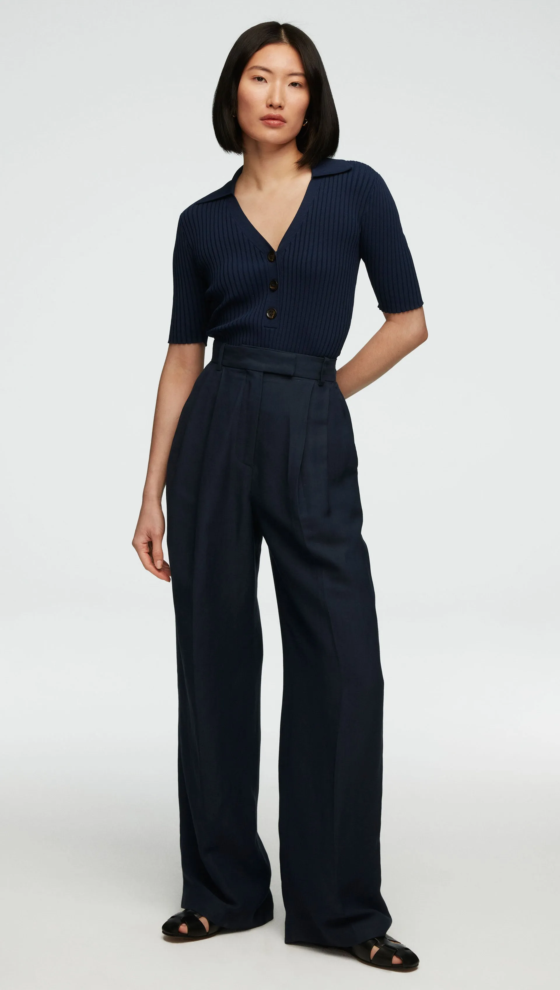 Pleated Trouser in Viscose Linen Twill | Navy sold by Argent