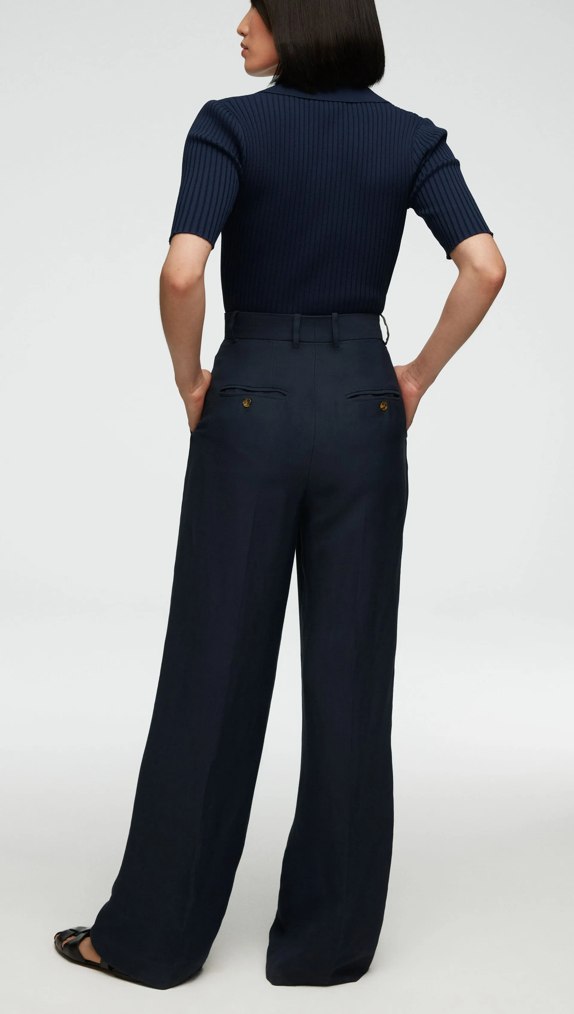 Pleated Trouser in Viscose Linen Twill | Navy sold by Argent product image thumbnail 5