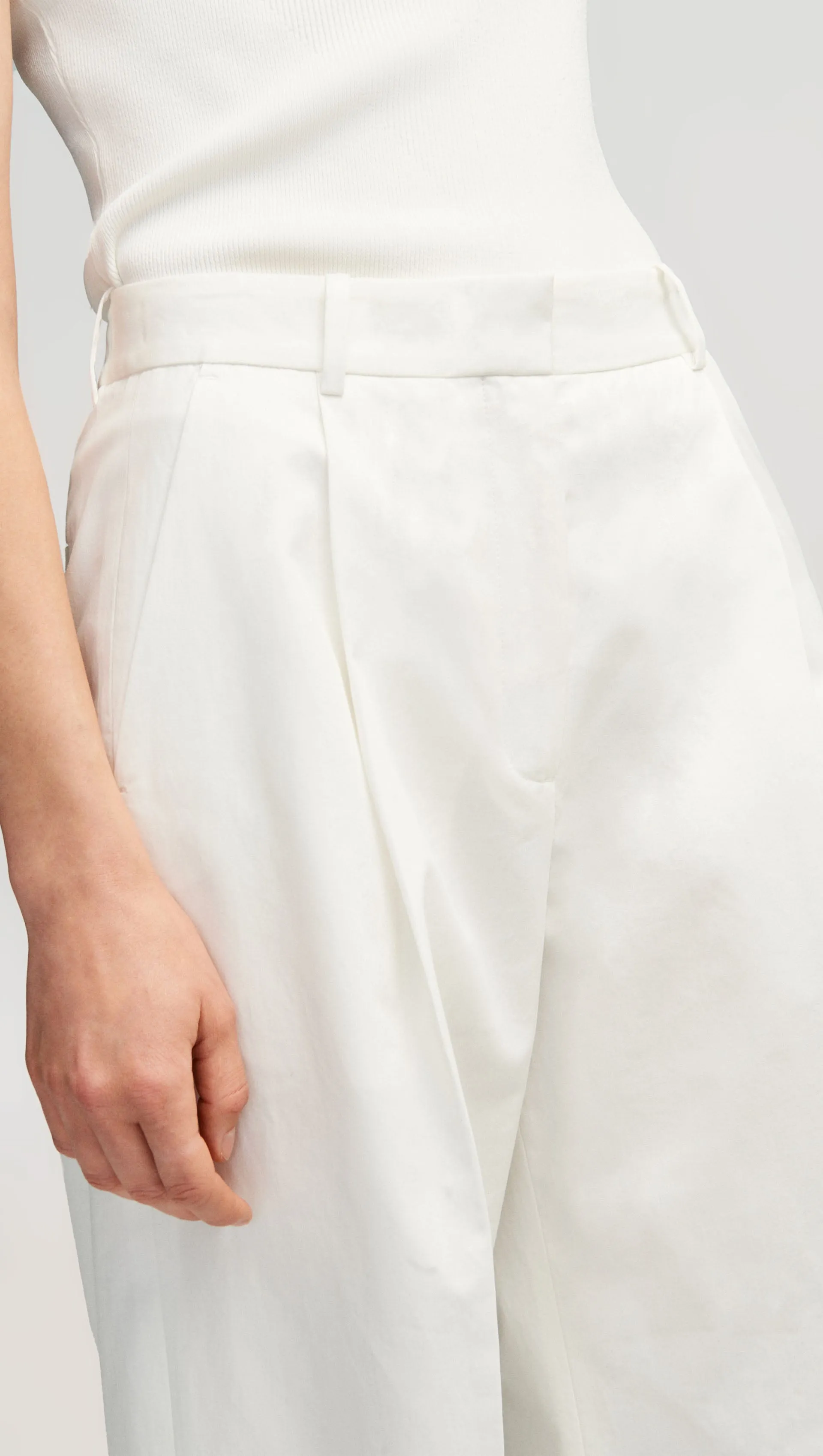 Single Pleat Trouser in Cotton Twill | Ivory sold by Argent product image thumbnail 3