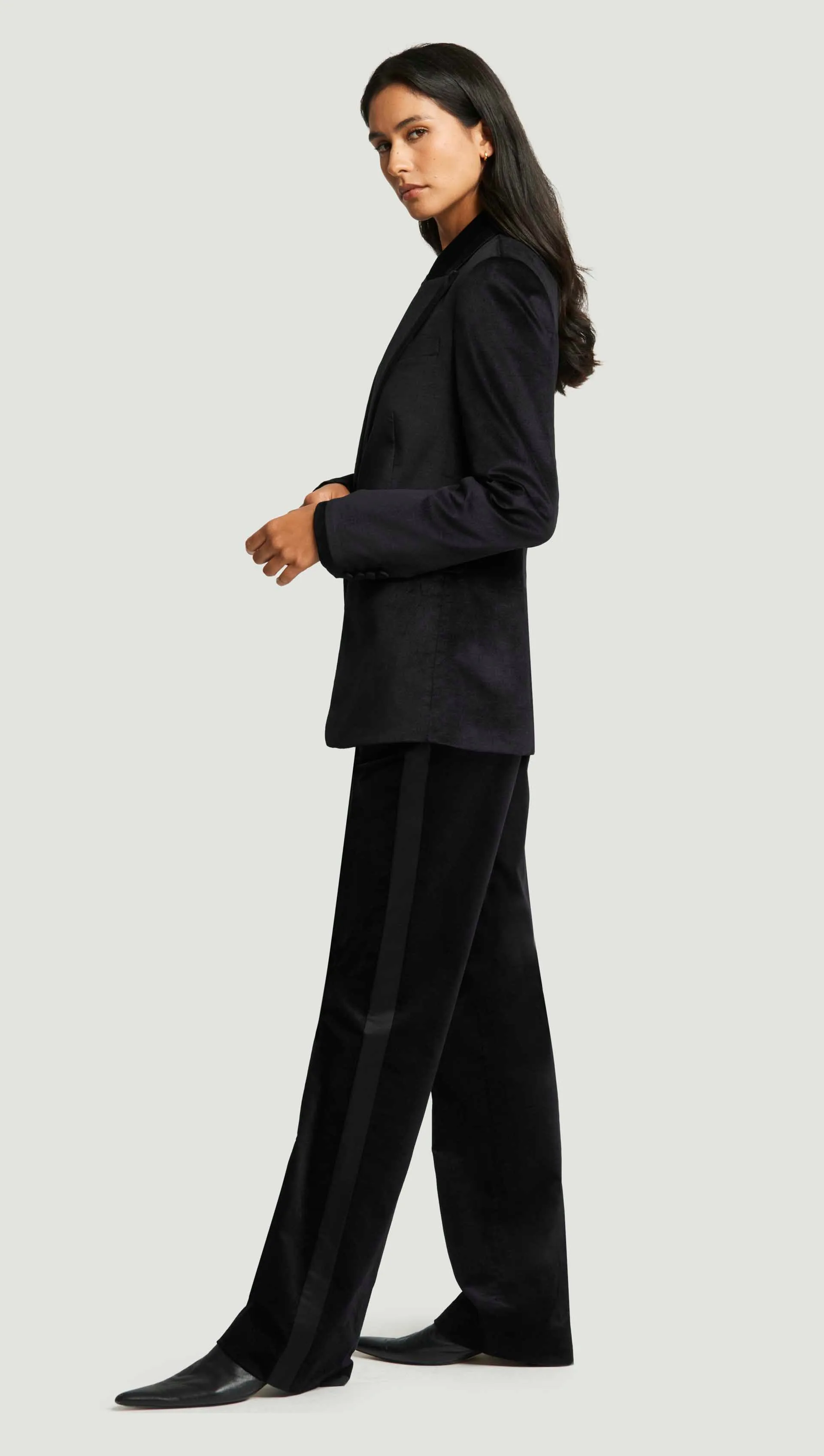 Sculpted Blazer in Velvet w/Satin Detail | Black sold by Argent product image thumbnail 3