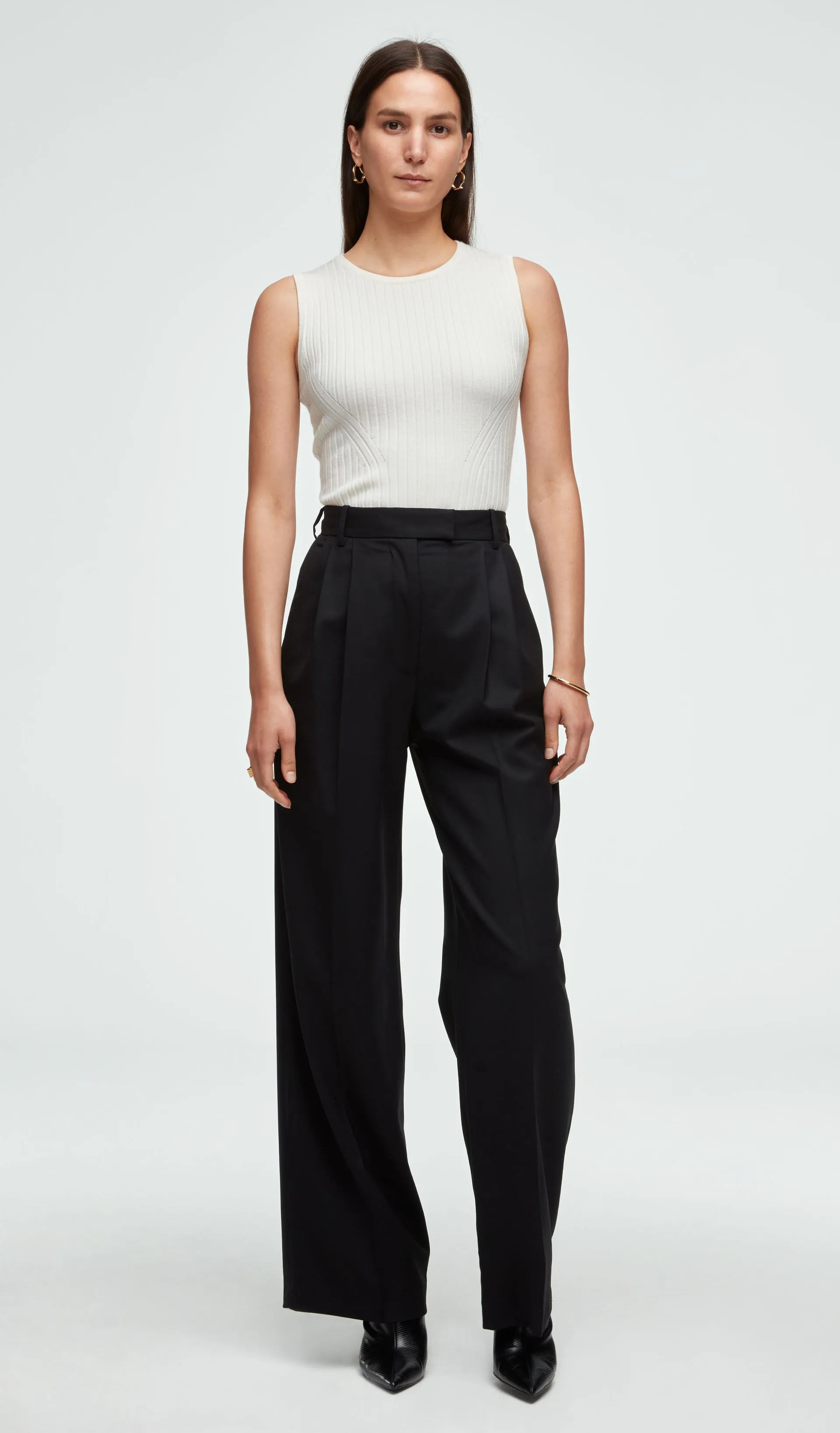 Pleated Trouser in Seasonless Wool | Black sold by Argent product image thumbnail 3