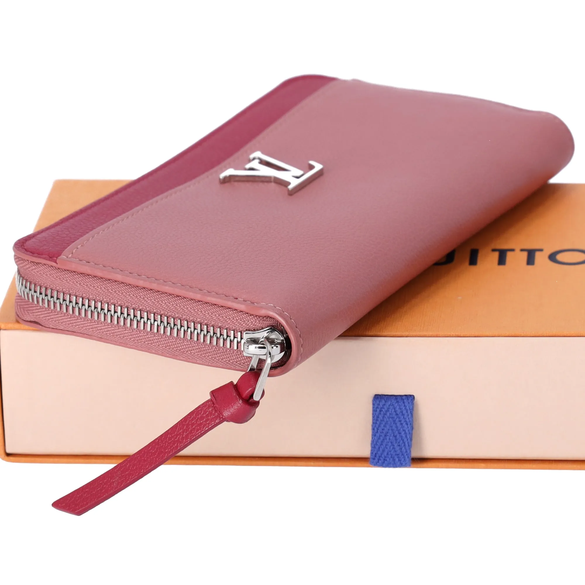 Louis Vuitton Lock Me Zippy Wallet M62949 Rose Poudoir Redouin Pink sold by Gaby's Bags product image thumbnail 4