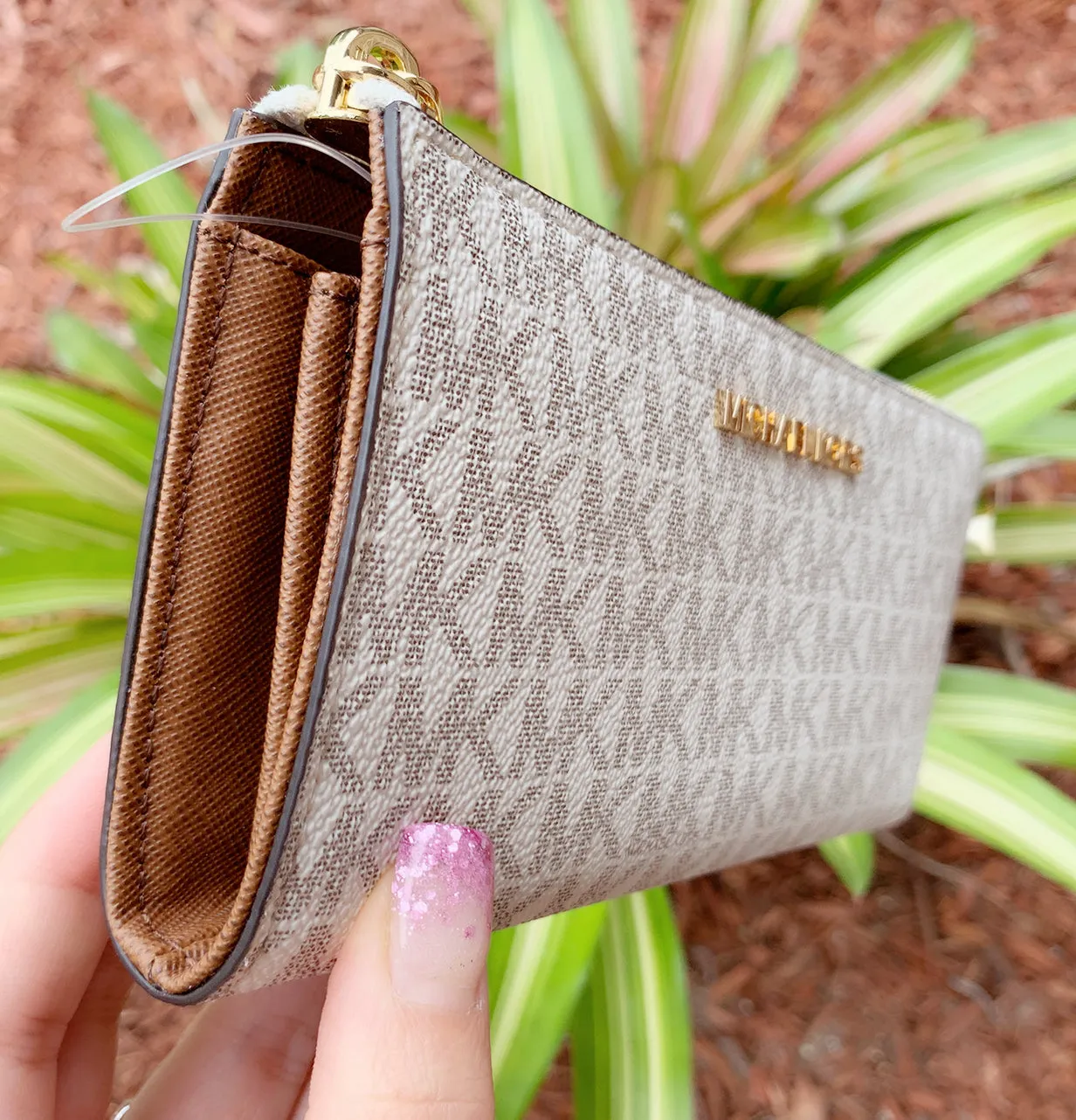 Michael Kors Jet Set Travel Signature Large 3/4 Zip Wallet VanillaMK sold by Gaby's Bags product image thumbnail 3