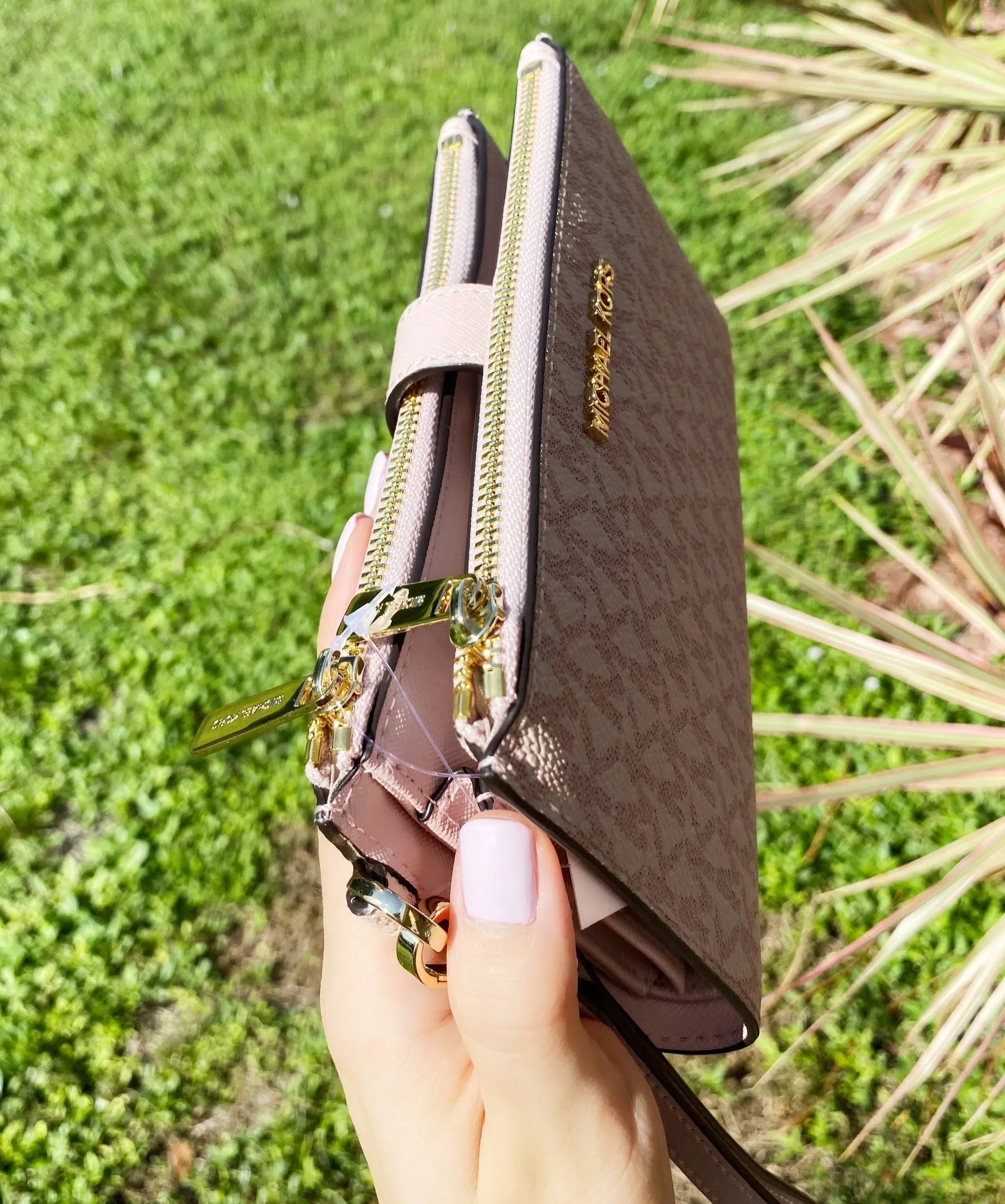 Michael Kors Jet Set Travel Double Zip Wristlet Ballet Pink MK sold by Gaby's Bags product image thumbnail 5