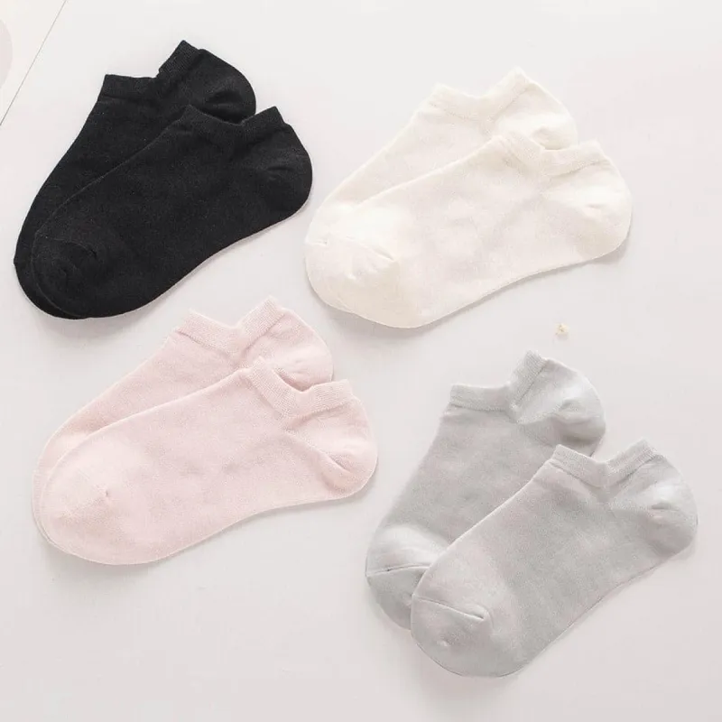 Skin-friendly Women's Silk Boat Socks sold by DAISYSILK
