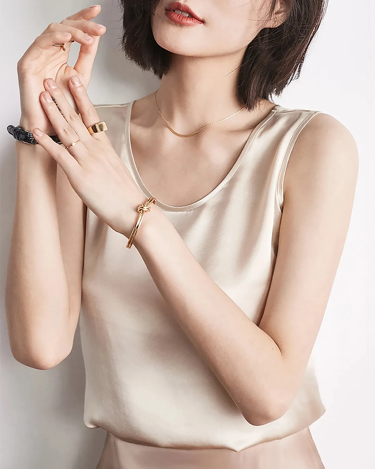 Women's Round Neck Sleeveless Silk Tank sold by DAISYSILK