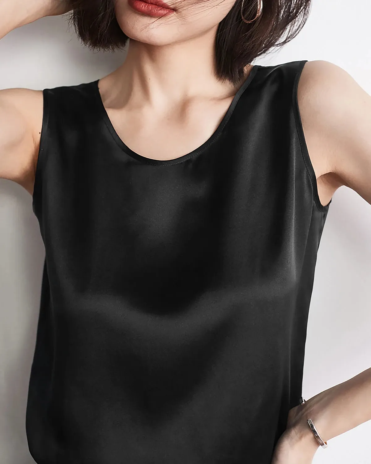 Women's Round Neck Sleeveless Silk Tank sold by DAISYSILK product image thumbnail 4
