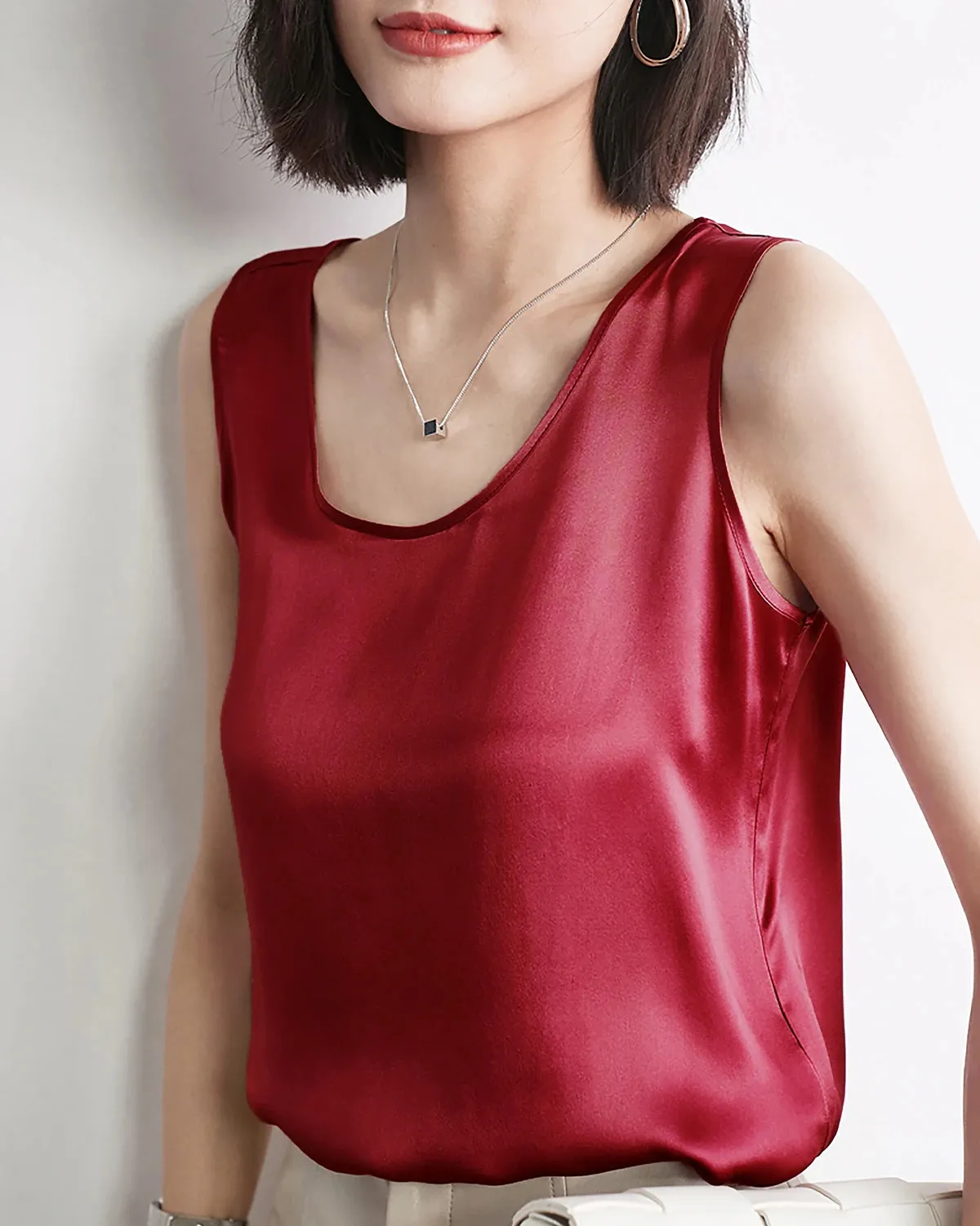 Women's Round Neck Sleeveless Silk Tank sold by DAISYSILK product image thumbnail 5