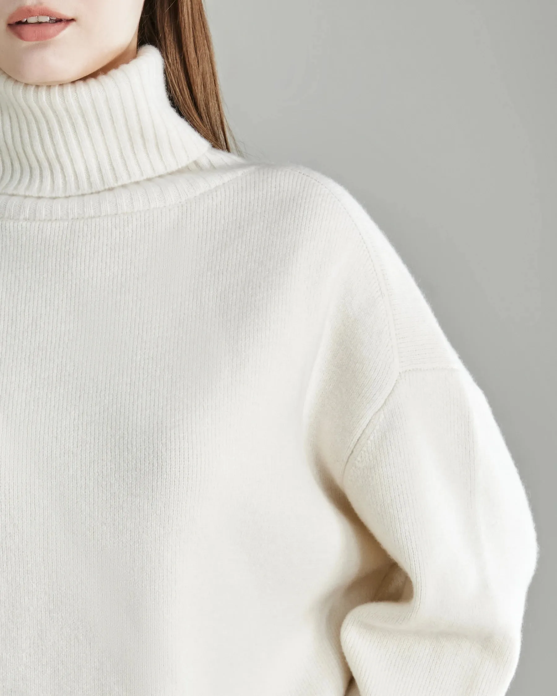 Women's Oversized Turtleneck Cashmere Sweater sold by DAISYSILK product image thumbnail 3