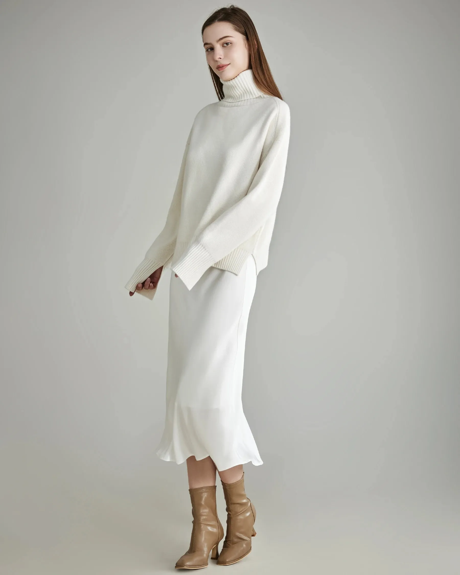 Women's Oversized Turtleneck Cashmere Sweater sold by DAISYSILK product image thumbnail 4