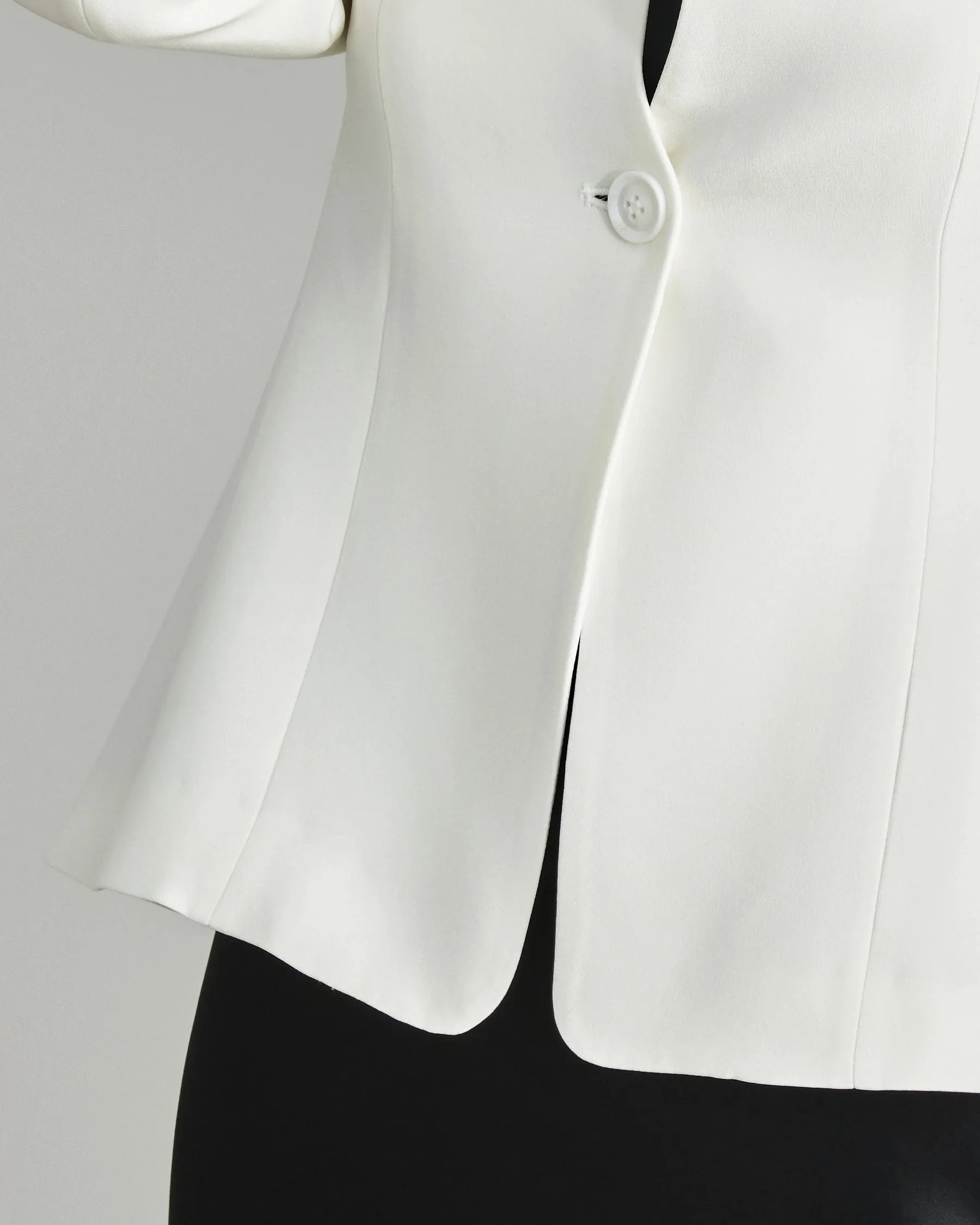 40 Momme Collarless Silk Blazer sold by DAISYSILK product image thumbnail 3