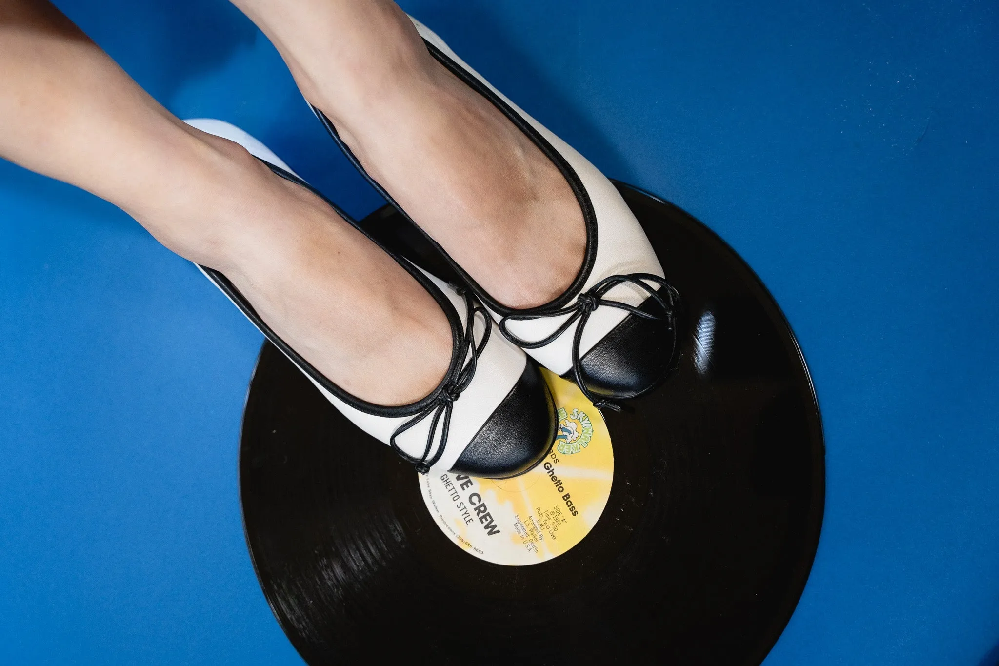 Avely Bianco/Nero sold by Mar Soreli product image thumbnail 4