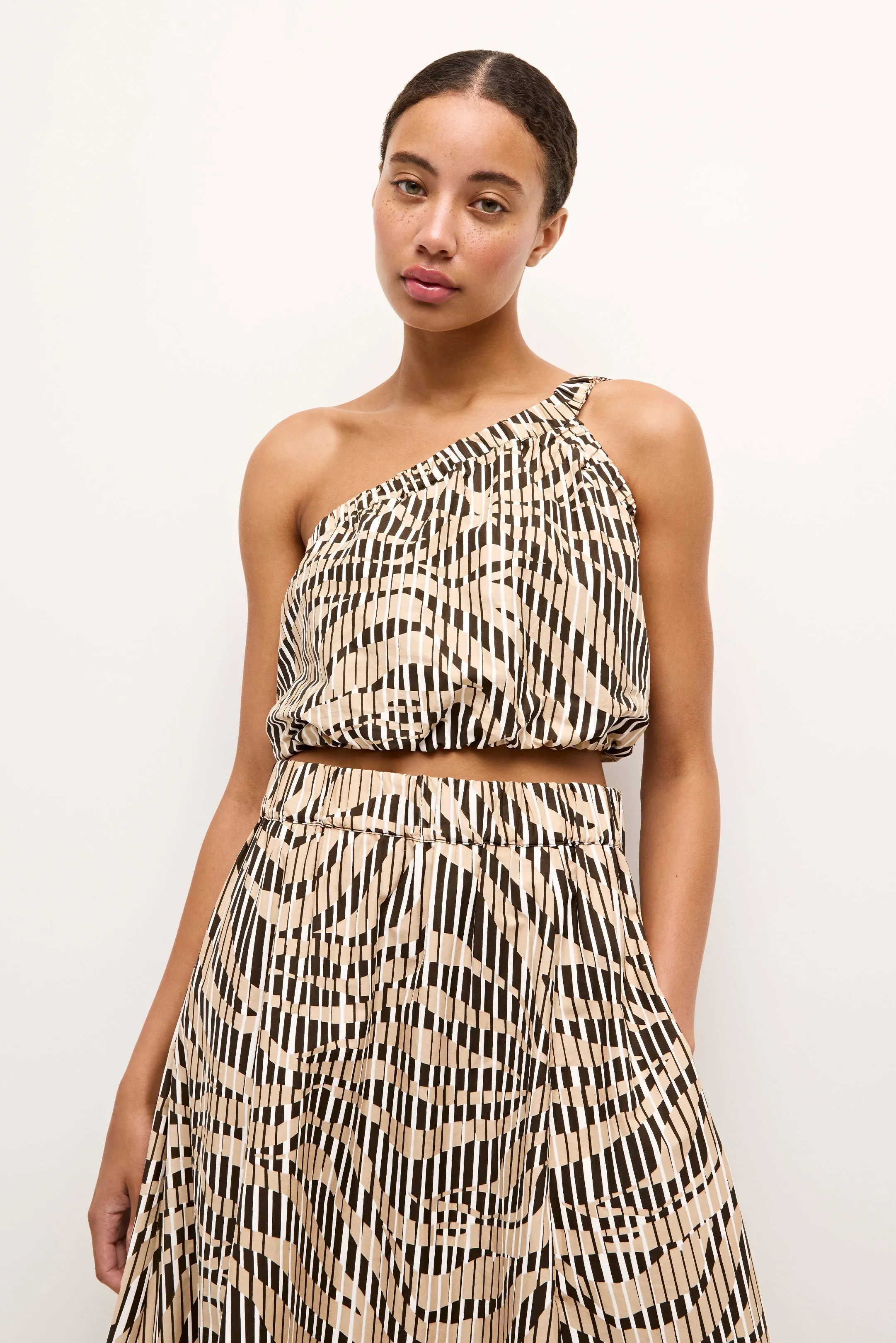 Giselle Top sold by Modatrova product image thumbnail 2