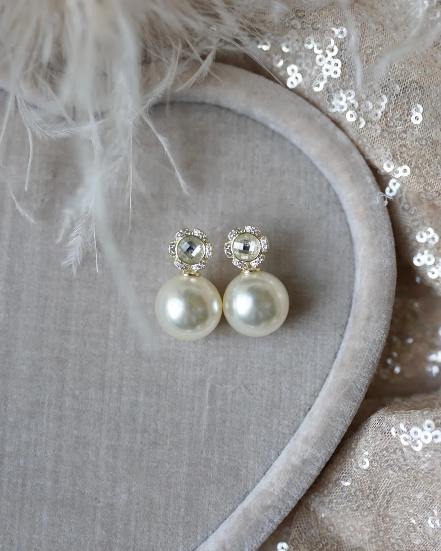 Golden Flower + Pearl Drop sold by Modatrova product image thumbnail 2