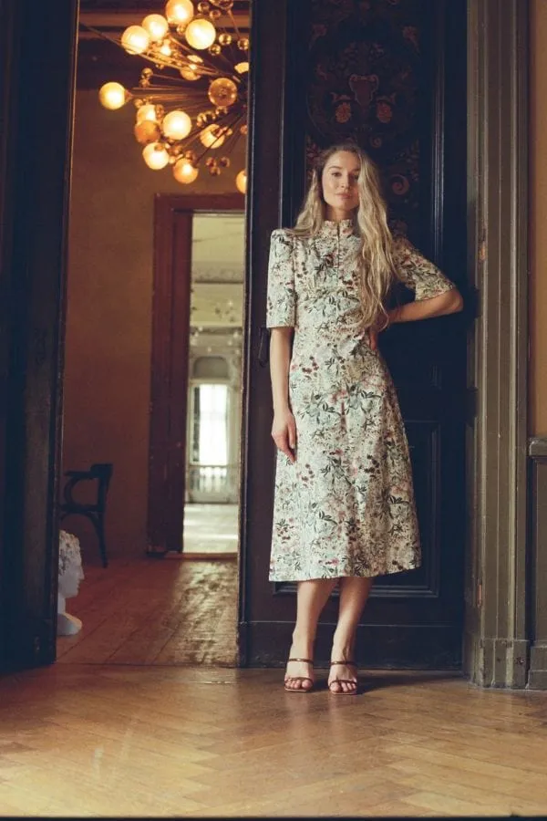 Esther Dress / Vintage White Floral Cotton sold by Modatrova product image thumbnail 5