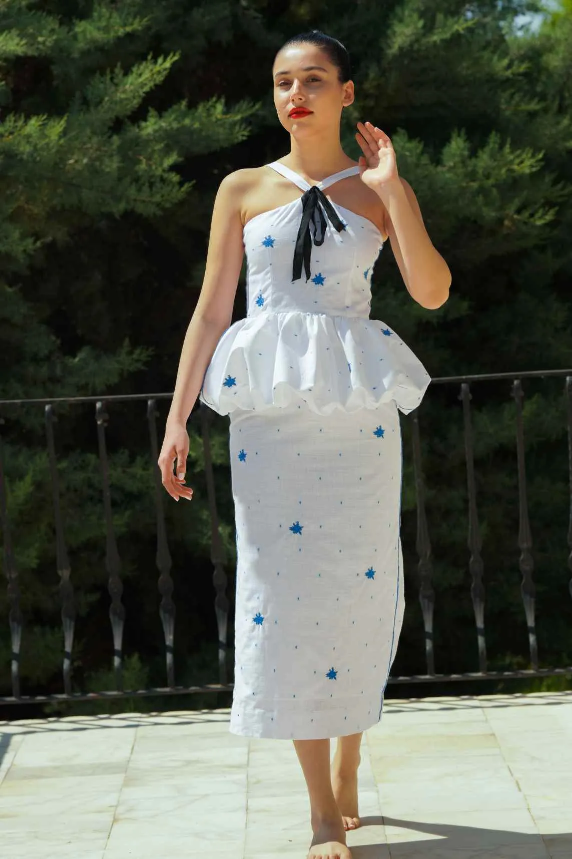 Ivonia sold by Modatrova