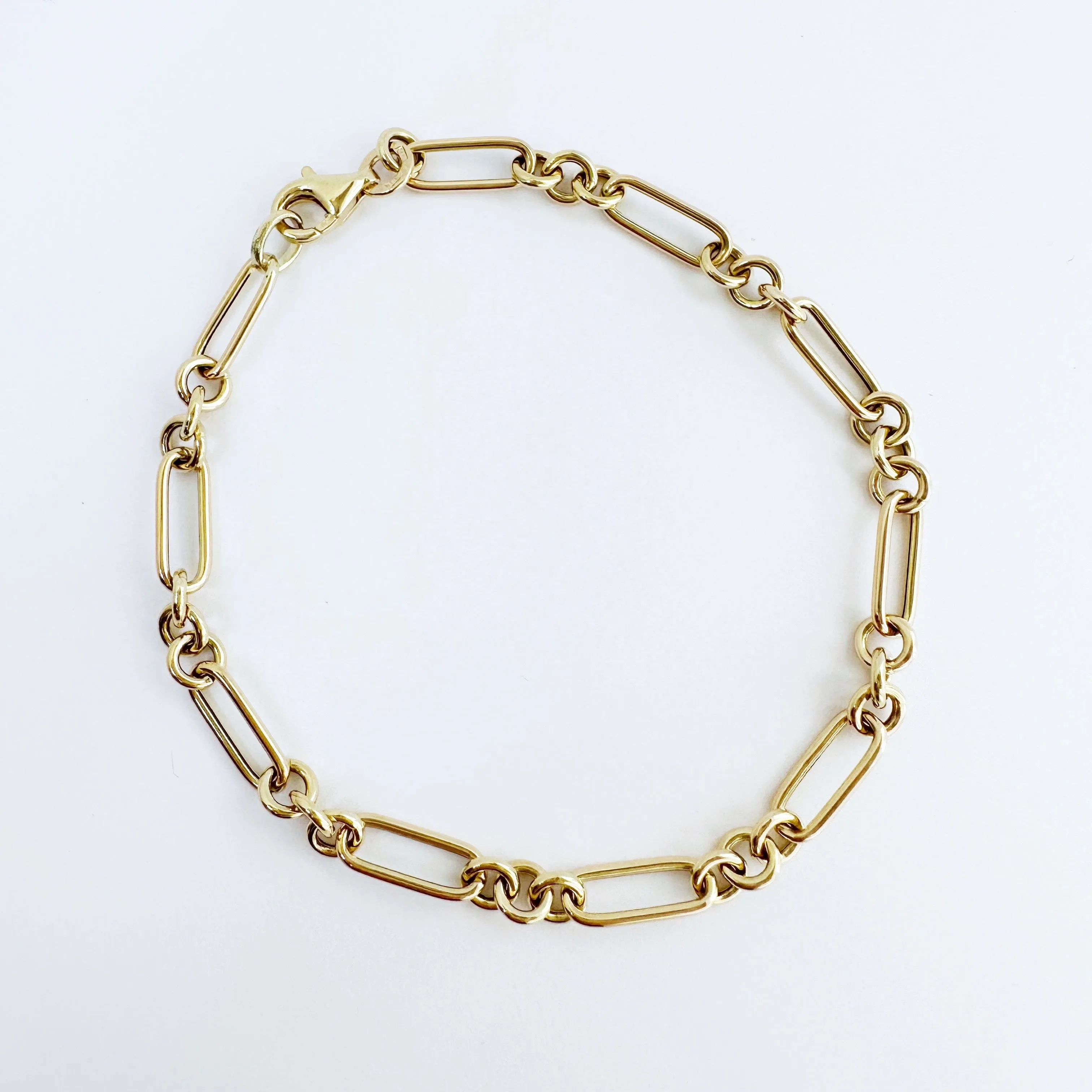 Hofsa Bracelet sold by Modatrova