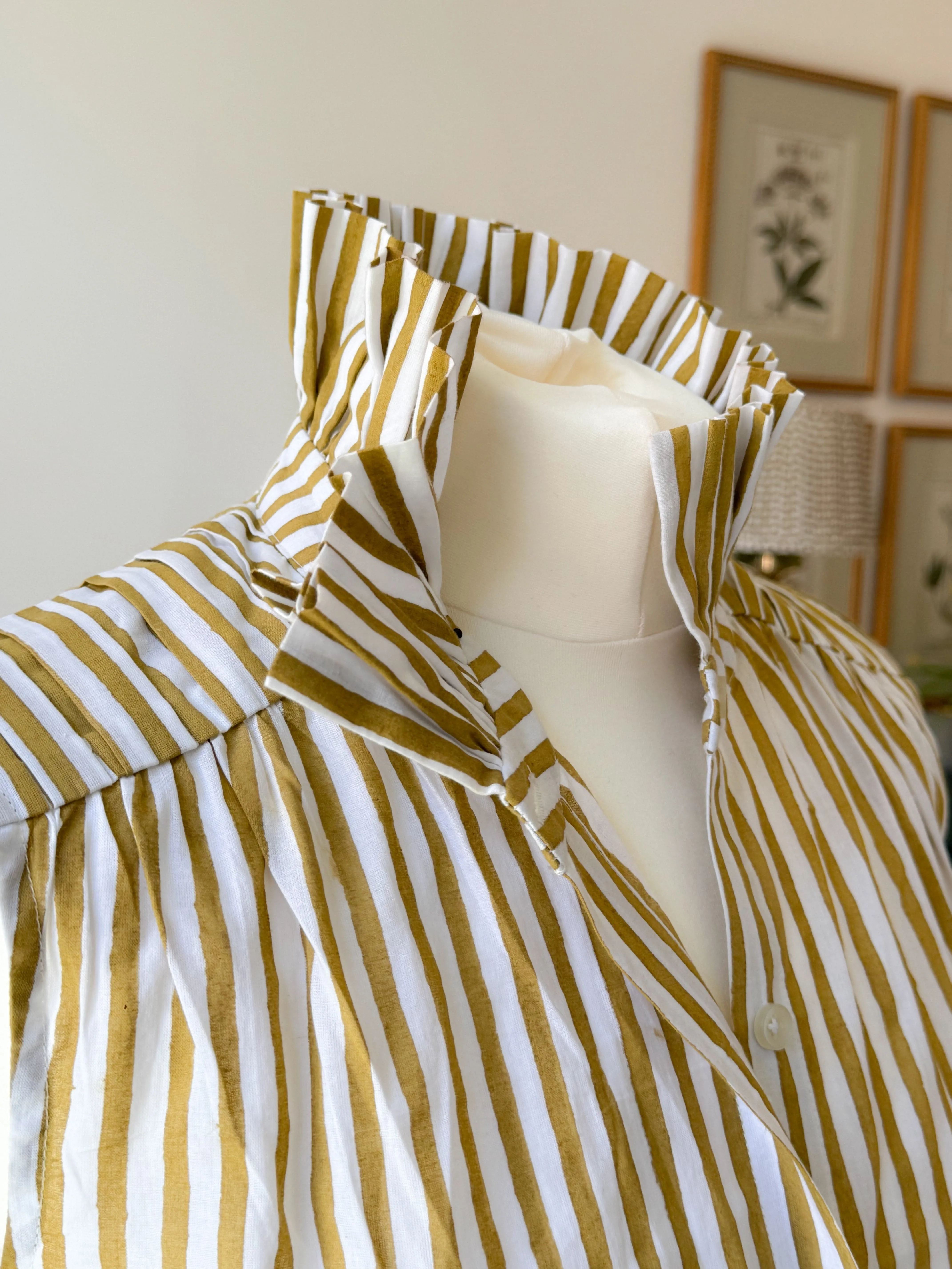 Greta Checkers Top sold by Modatrova product image thumbnail 5