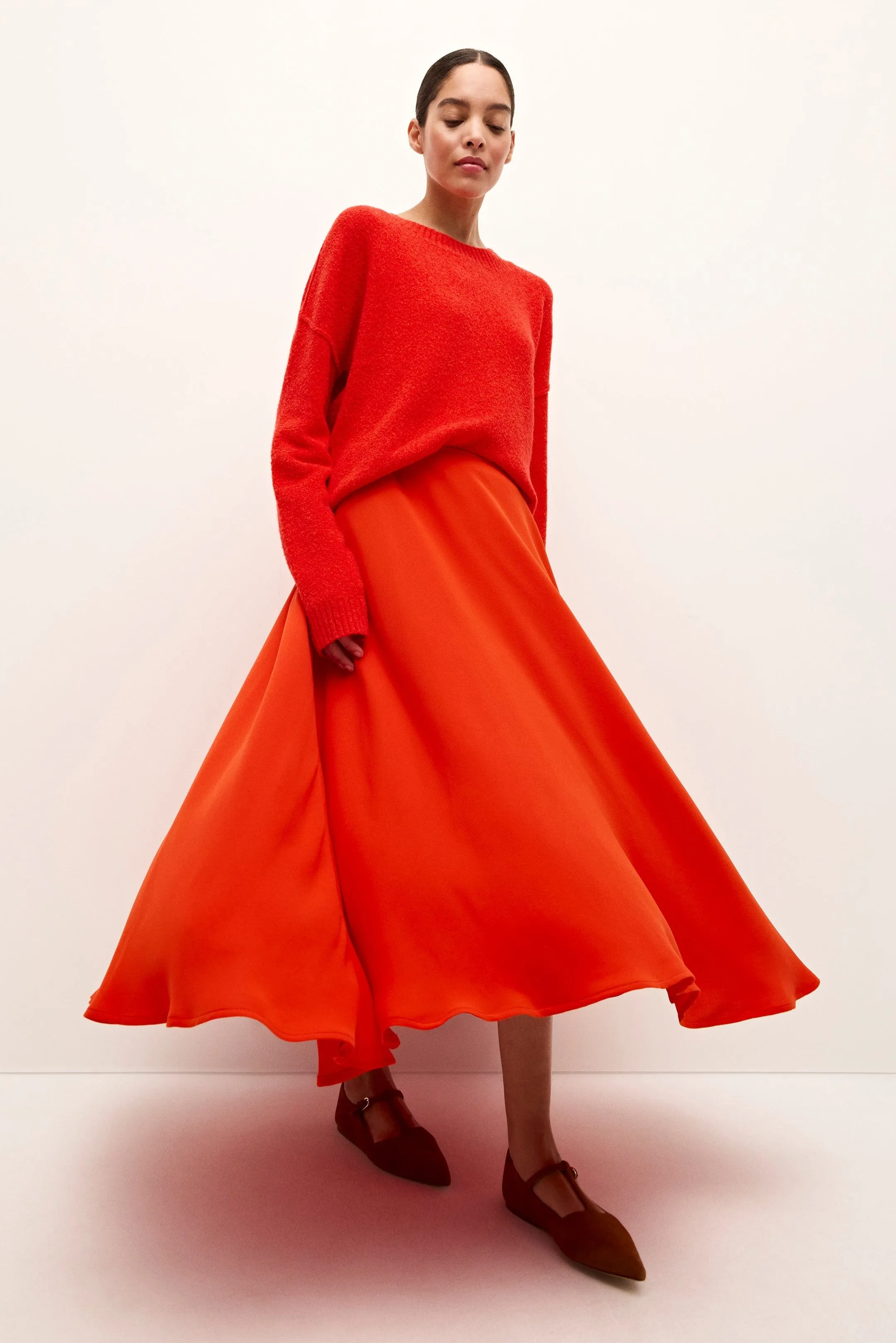 Helga Skirt sold by Modatrova product image thumbnail 3