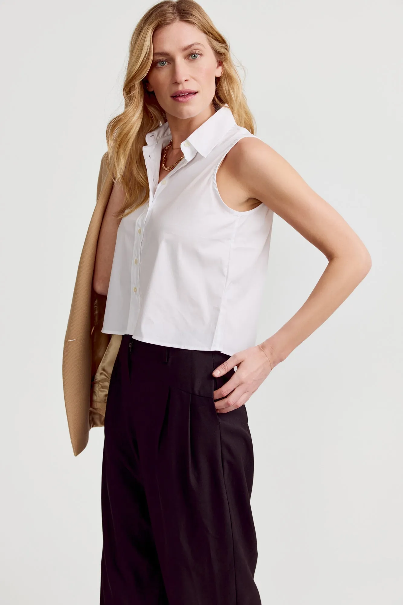The Boxy Cropped Sleeveless Shirt sold by Modatrova product image thumbnail 2