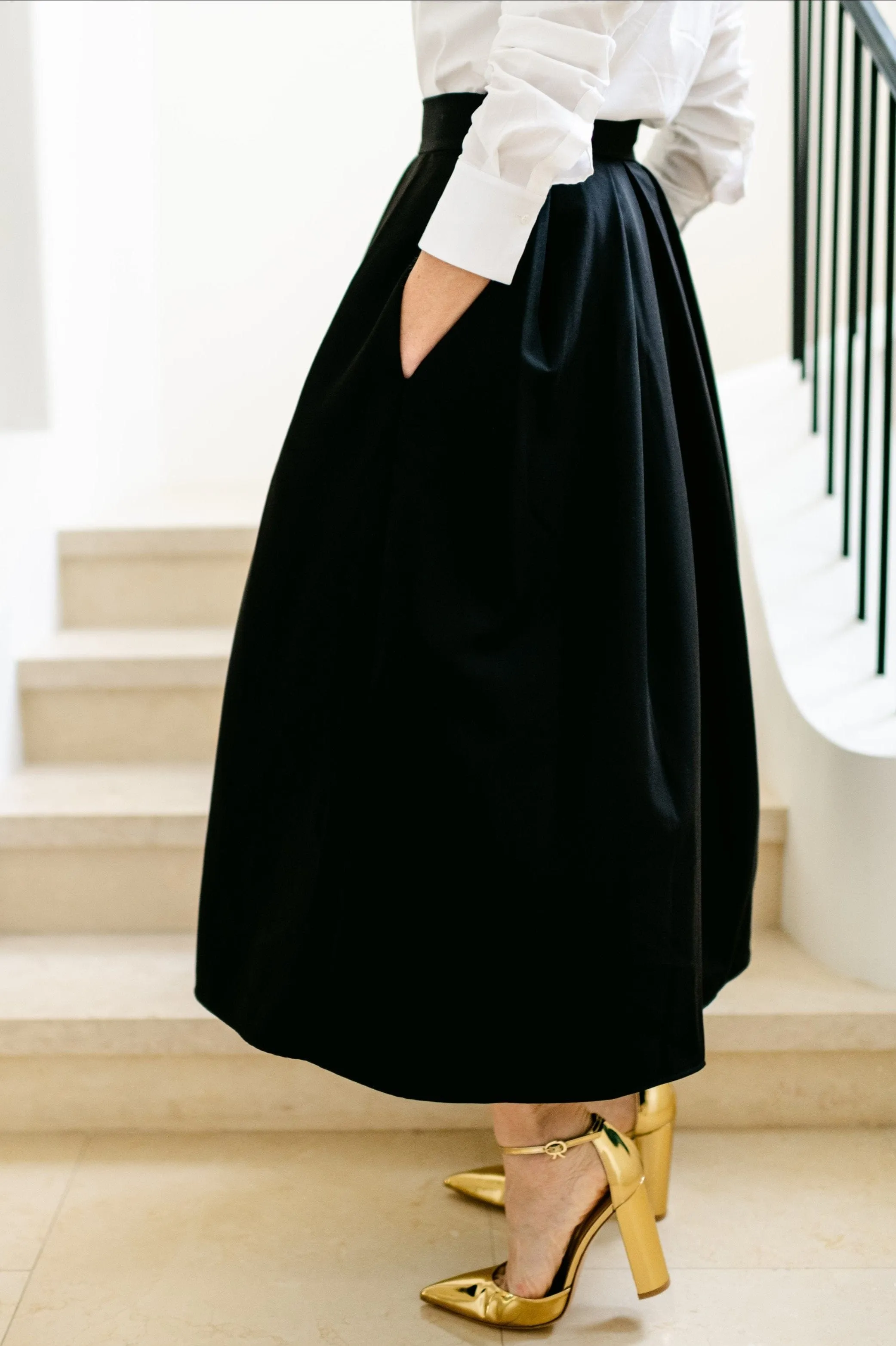 The Ashley Skirt sold by Modatrova product image thumbnail 3