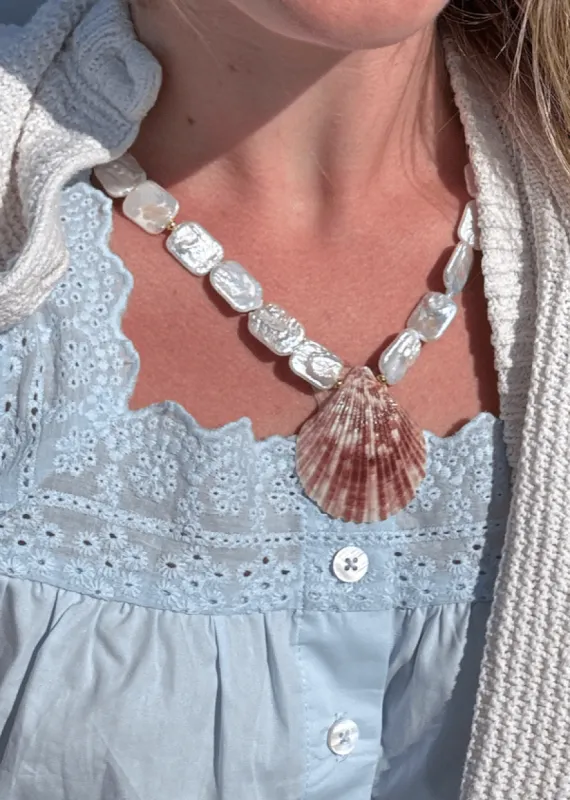 Shell Pearl Pendant sold by Modatrova