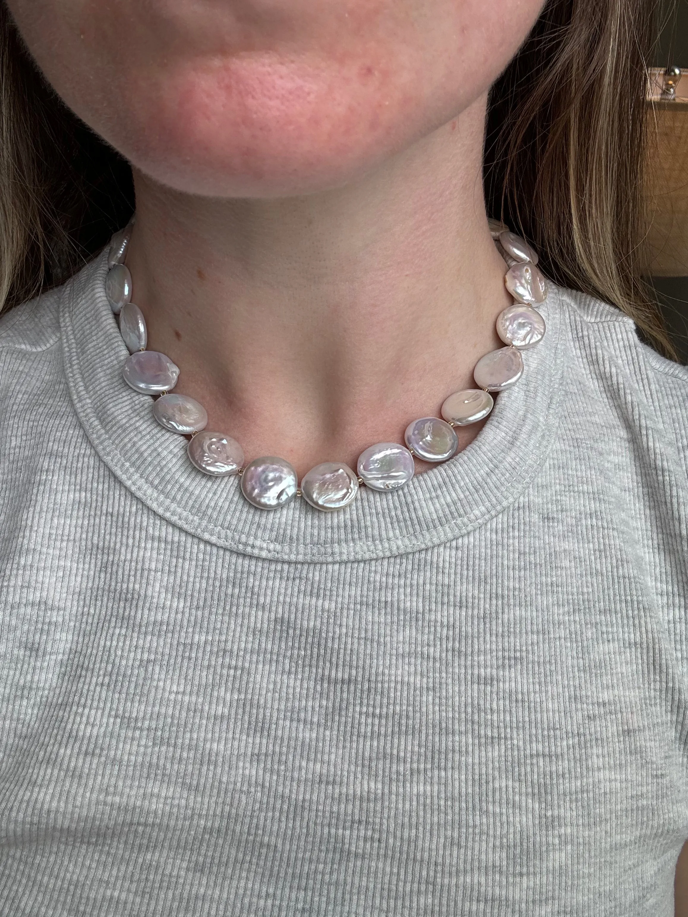 Comporta Pearl Coin Choker Necklace sold by Modatrova product image thumbnail 2