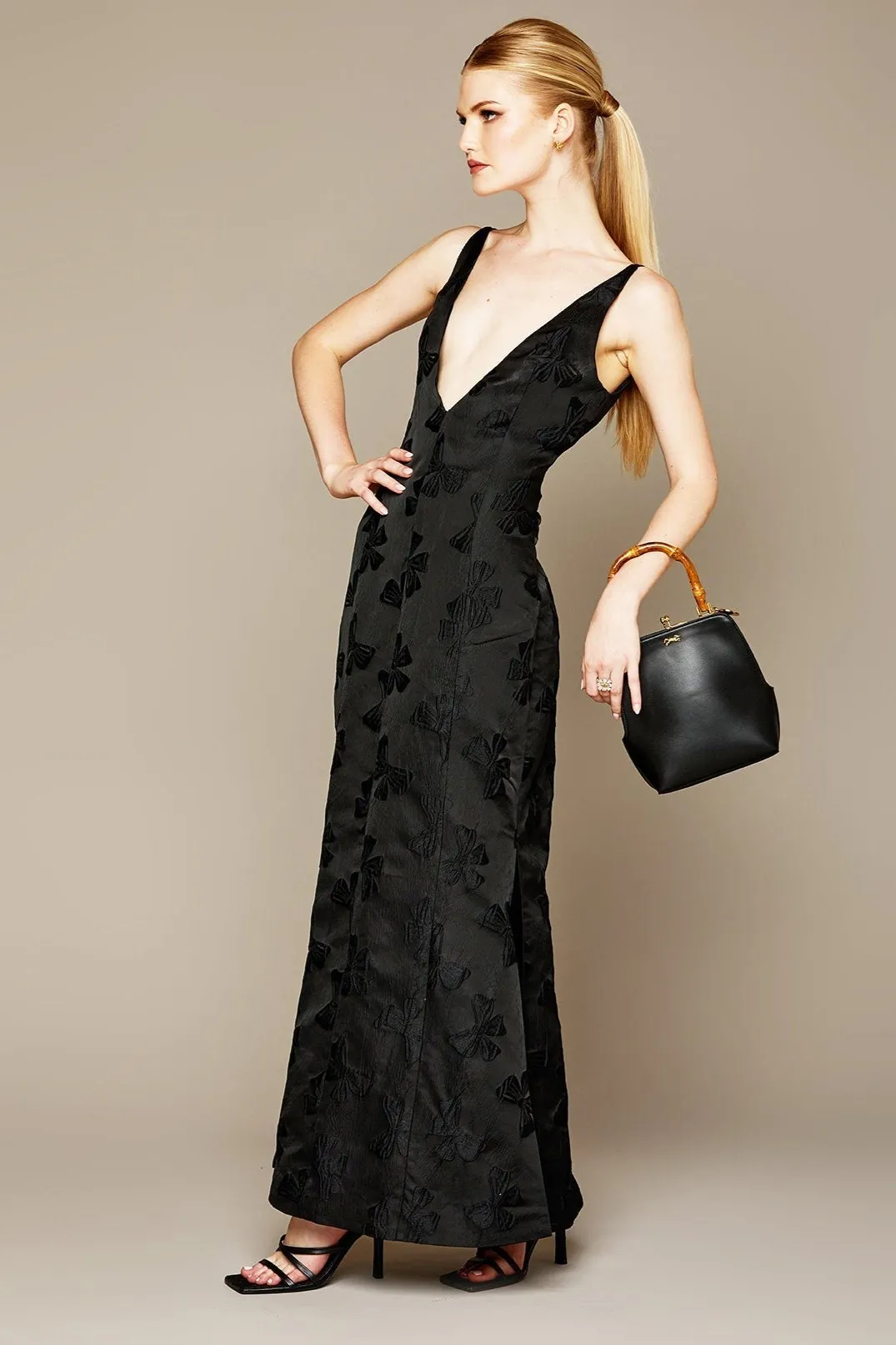 Pre-Order: Cigarette Dress - Noir sold by Modatrova