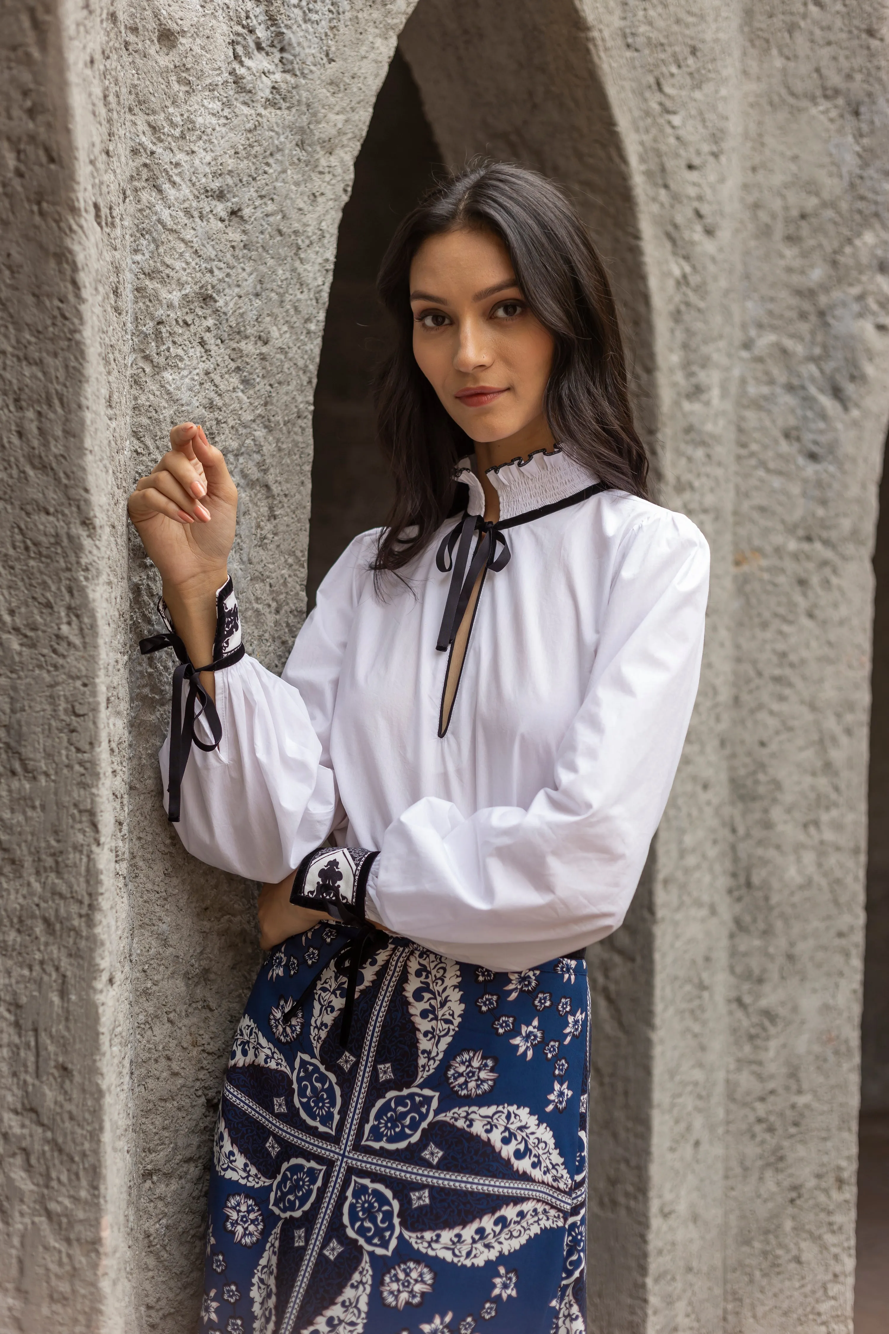 1452 Jill top sold by Modatrova product image thumbnail 2