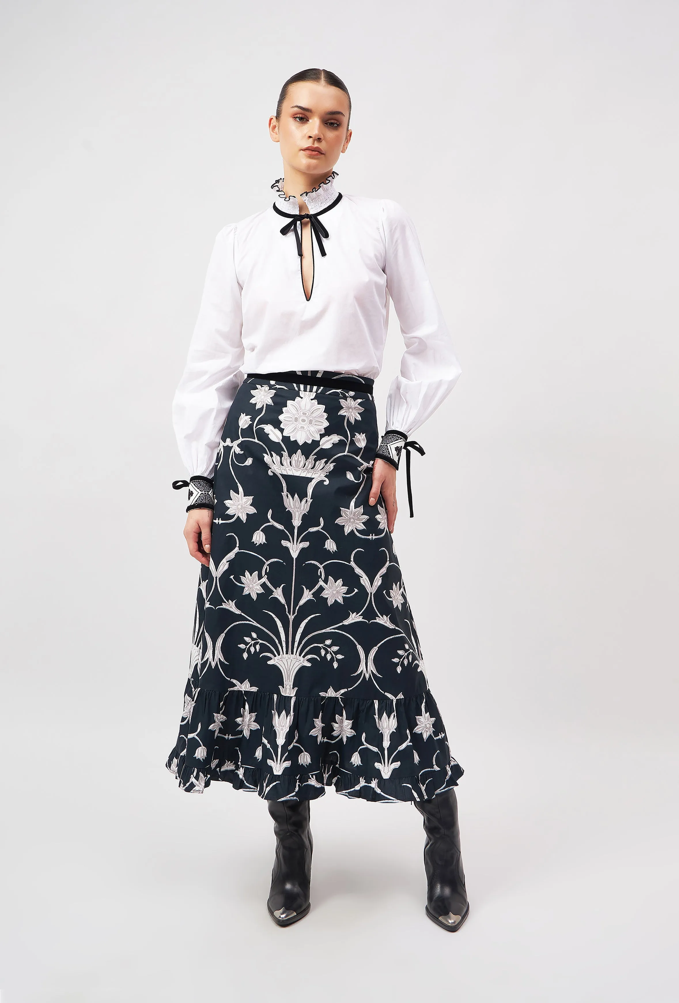 1452 Jill top sold by Modatrova product image thumbnail 5