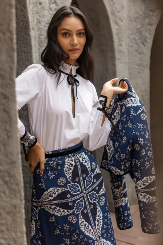 1452 Jill top sold by Modatrova