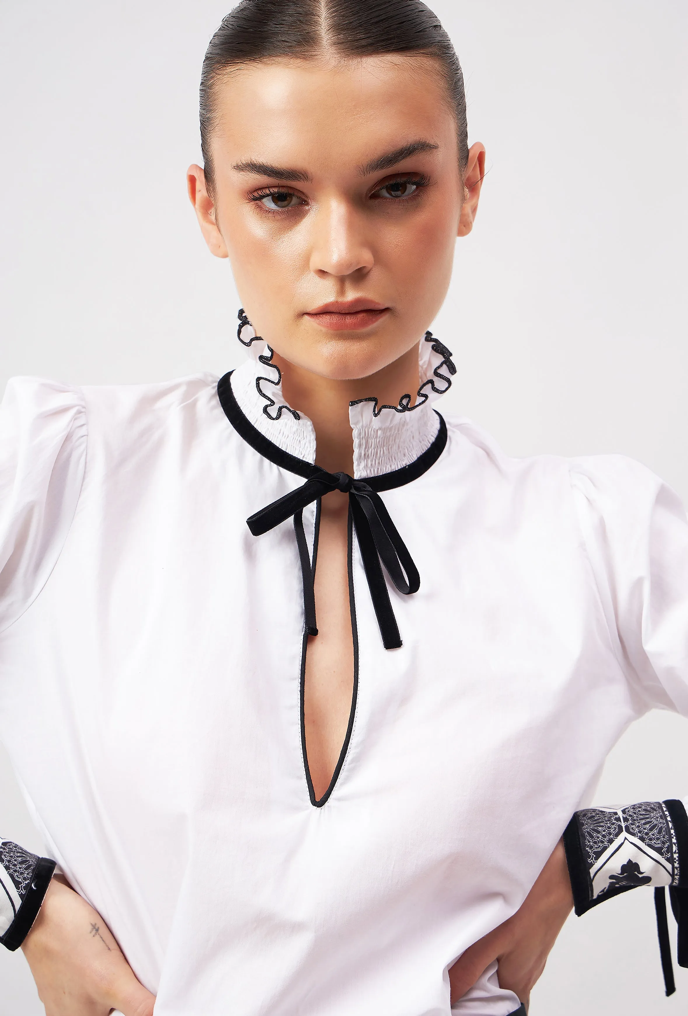 1452 Jill top sold by Modatrova product image thumbnail 3