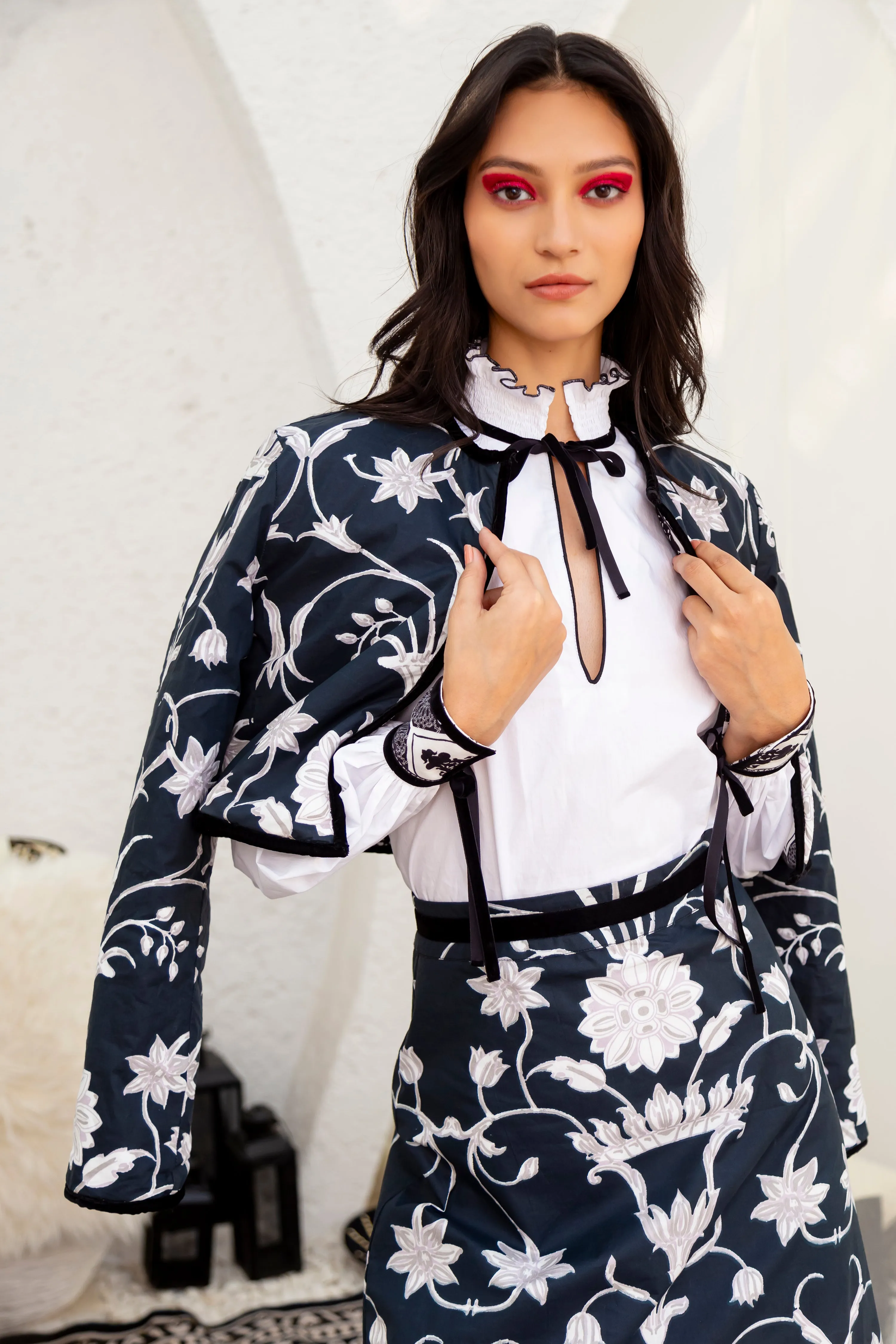 1499 Joan Reversible Jacket sold by Modatrova product image thumbnail 2