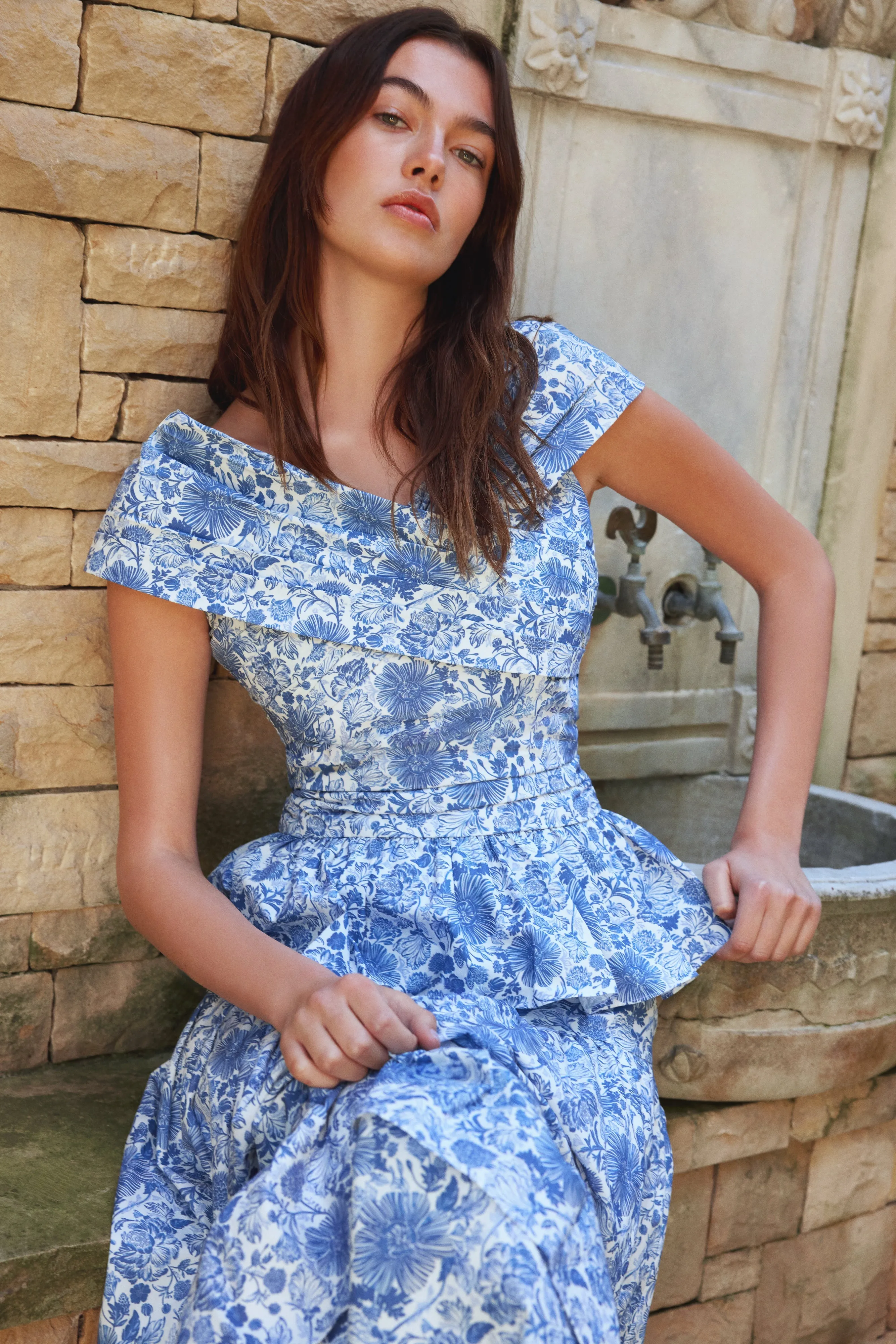 Lily Set in Blue sold by Modatrova product image thumbnail 2