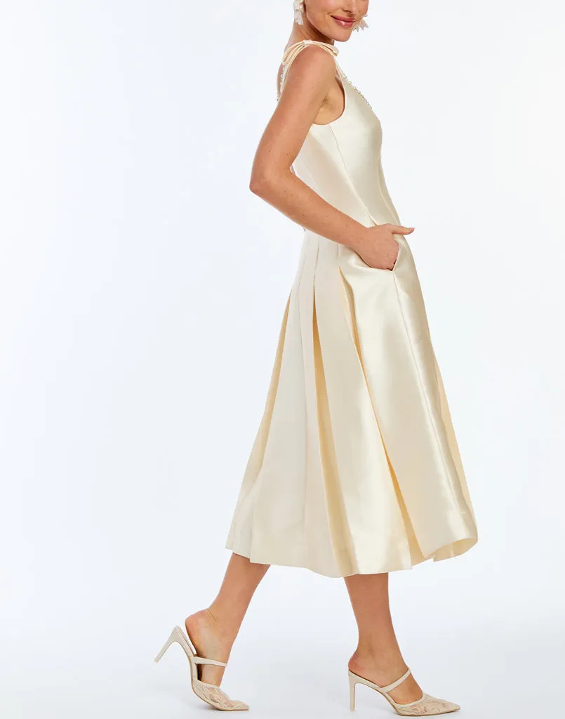 Gillian Pearl Midi Dress sold by Modatrova product image thumbnail 3
