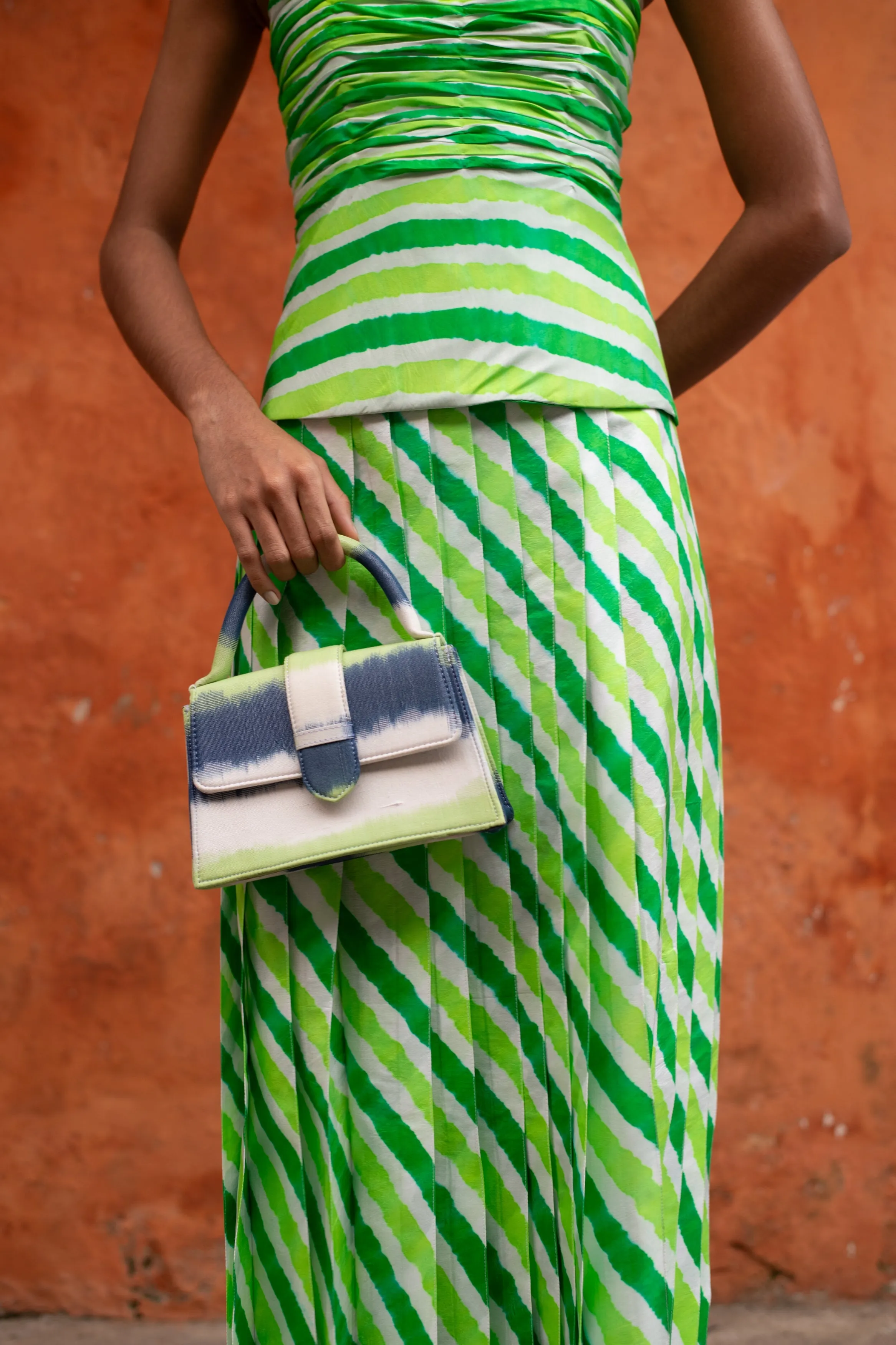 Green Leheriya Set sold by Modatrova product image thumbnail 5
