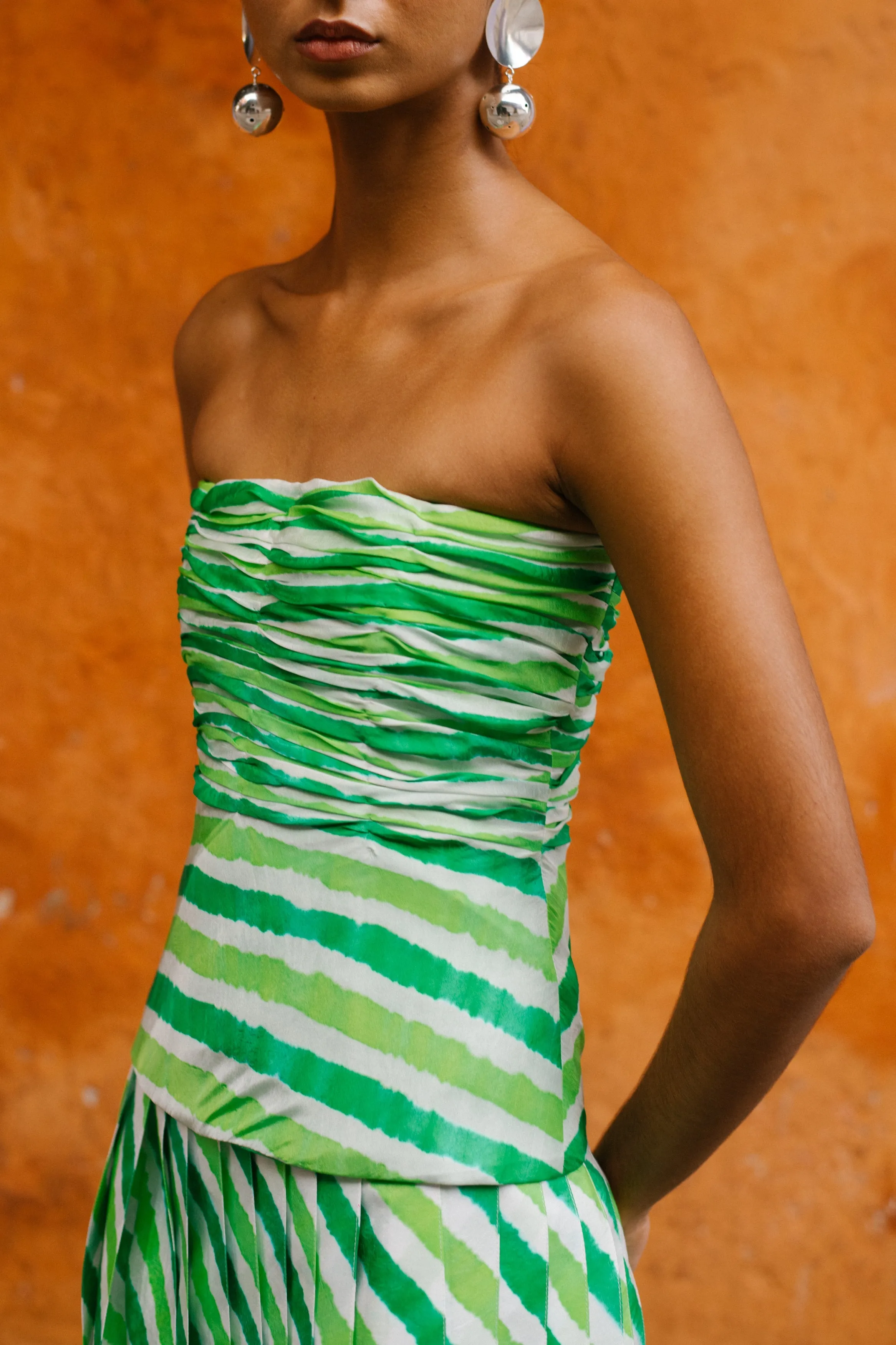 Green Leheriya Set sold by Modatrova product image thumbnail 4