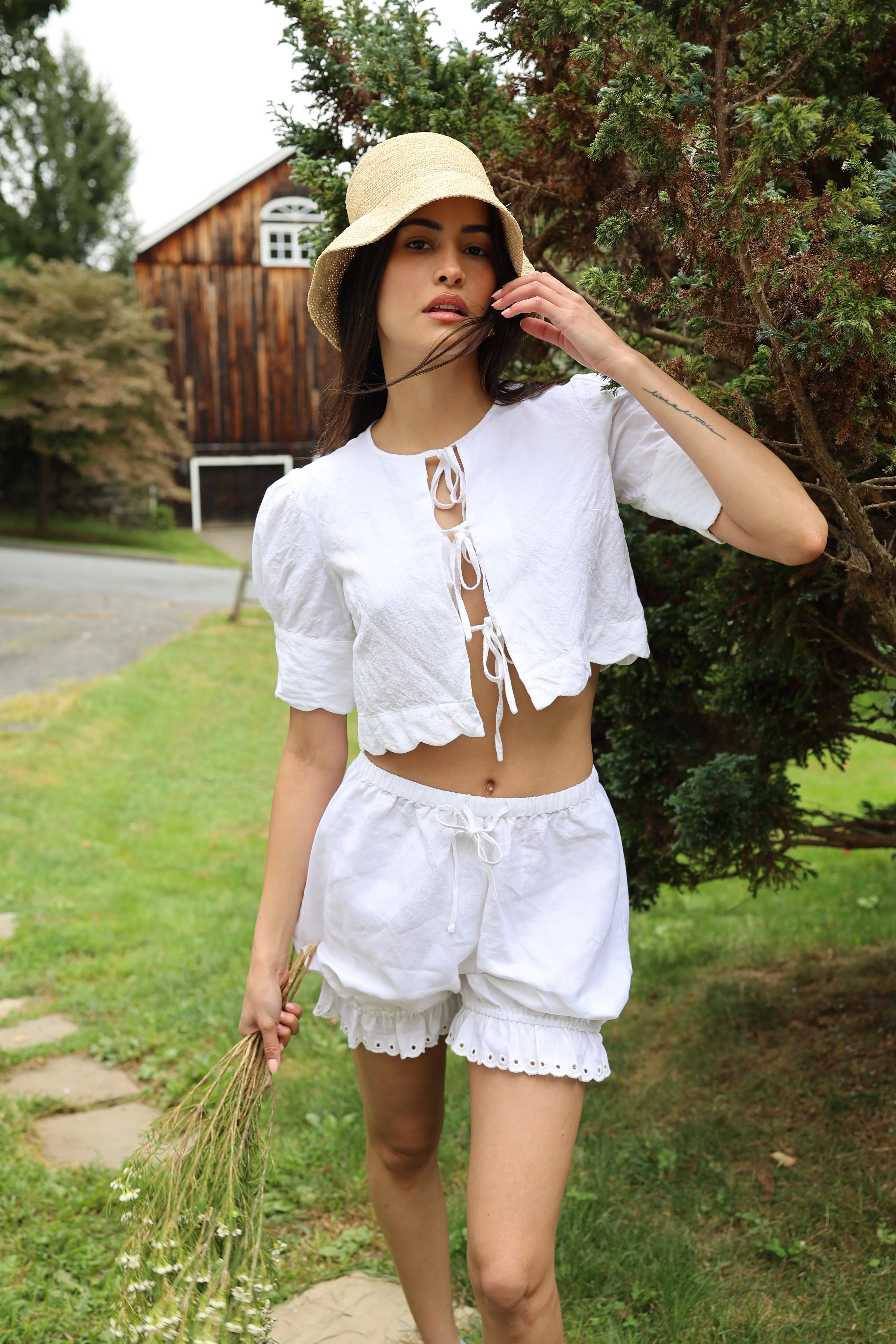 Scalloped Top White sold by Modatrova product image thumbnail 4