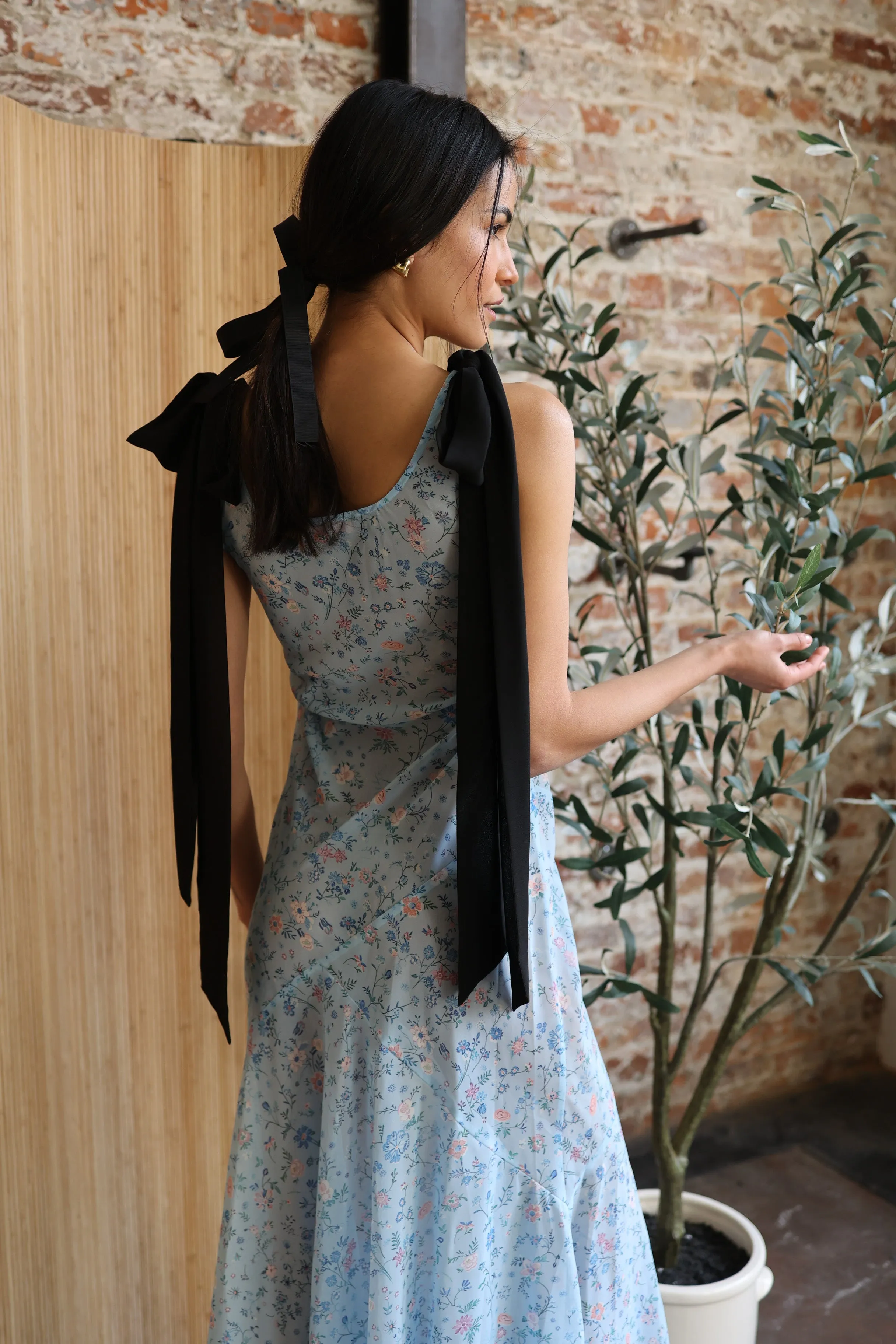 Sydney Dress Wild Flower sold by Modatrova product image thumbnail 4