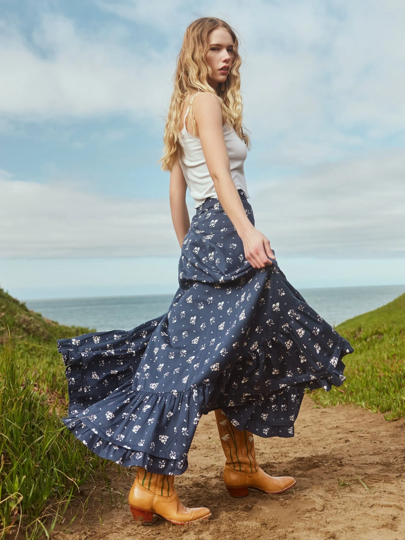 Charlotte Skirt sold by Modatrova product image thumbnail 3