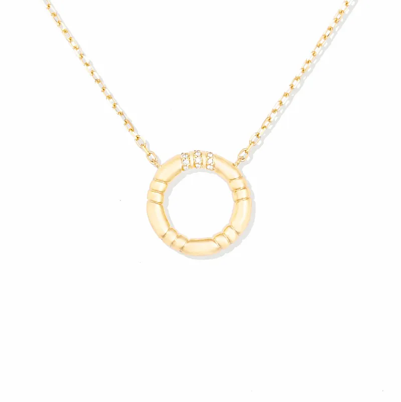 The Crew Small Circle Pendant Necklace sold by Modatrova