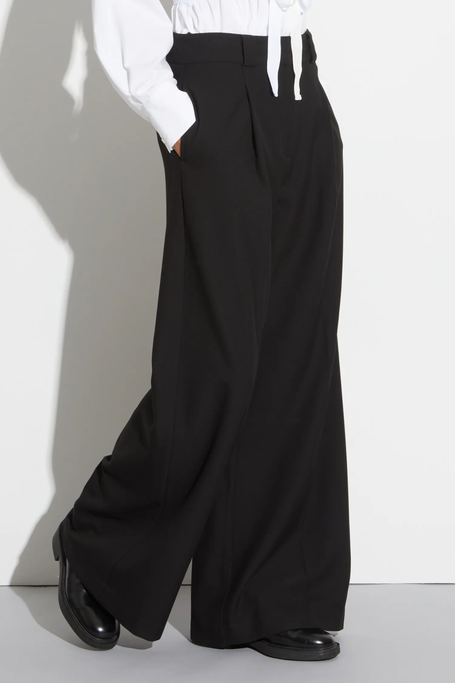 Tiffany Mid-Waisted Wideleg Trouser, Black sold by Saint Art product image thumbnail 4