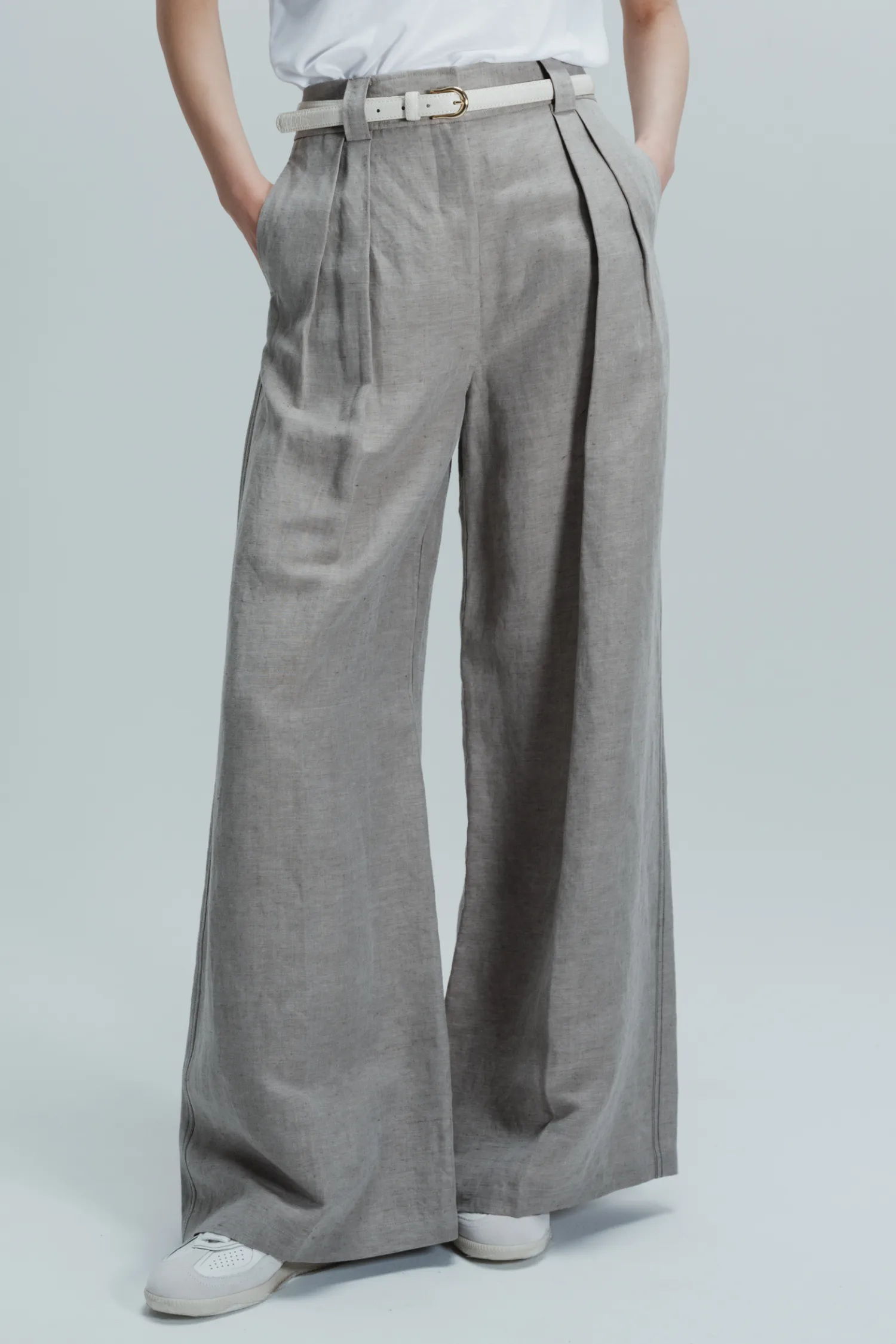 Argo Wideleg Trouser, Grey Linen sold by Saint Art product image thumbnail 2