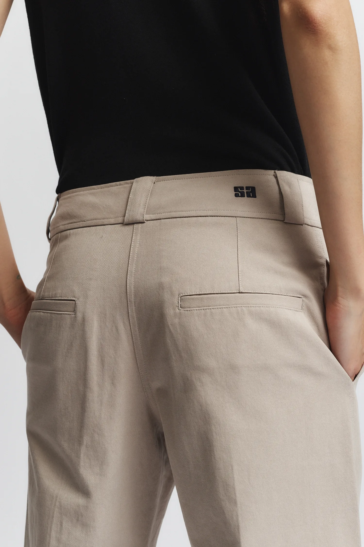 Nessa Pant, Pebble sold by Saint Art