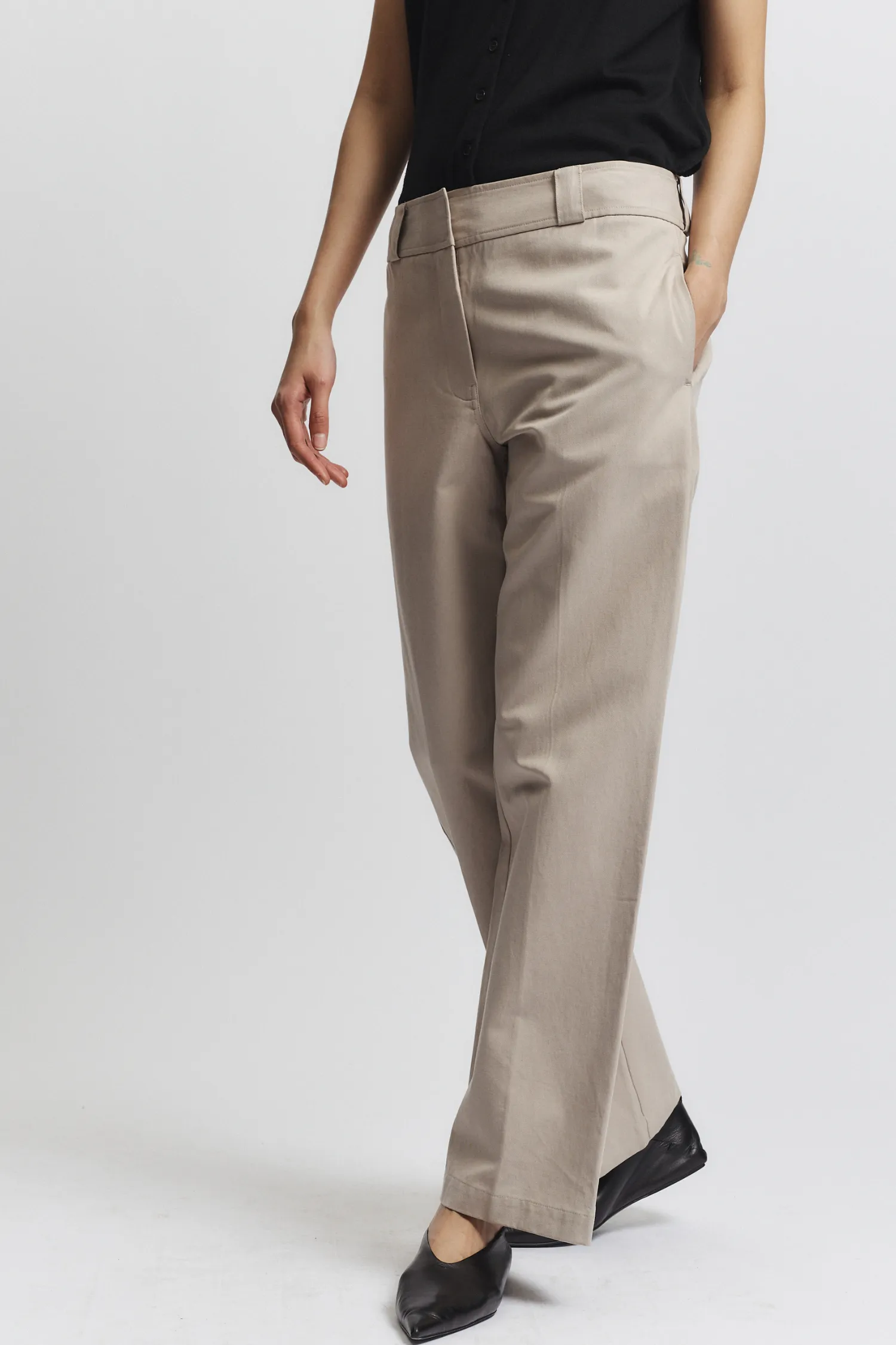 Nessa Pant, Pebble sold by Saint Art product image thumbnail 3